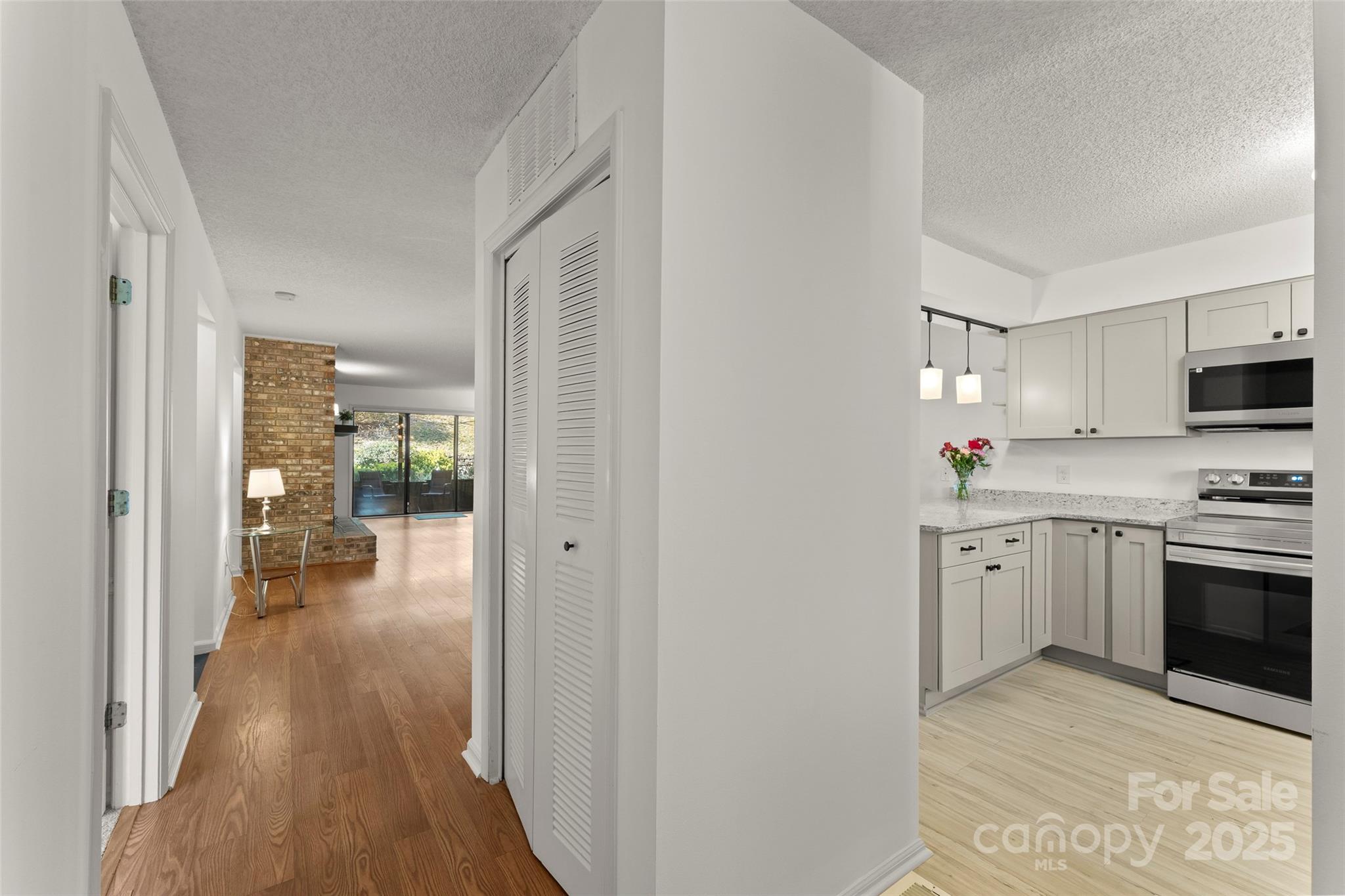 630 Britton Creek Drive Property Photo 3