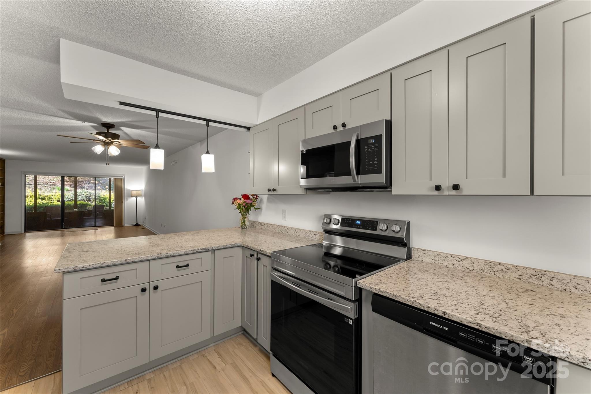 630 Britton Creek Drive Property Photo 4