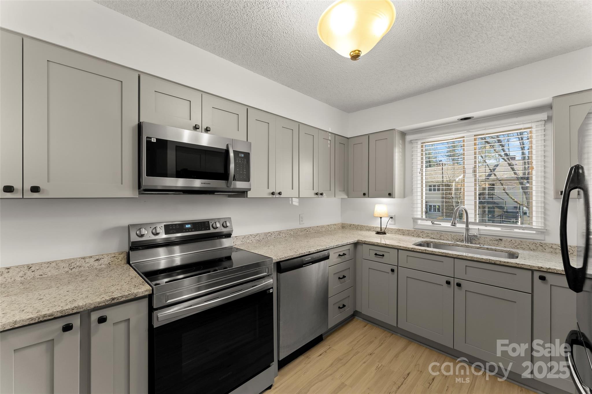 630 Britton Creek Drive Property Photo 5