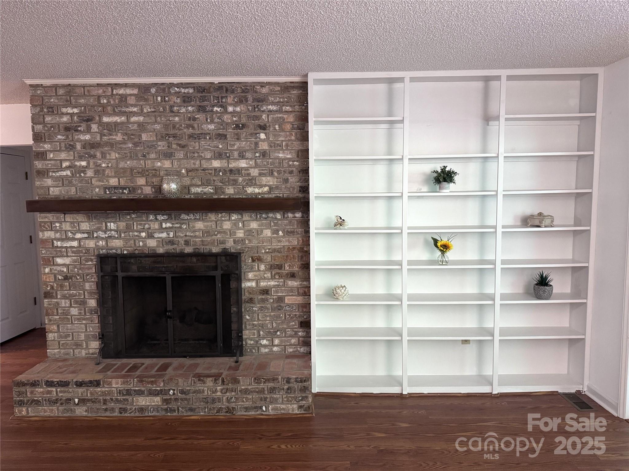 630 Britton Creek Drive Property Photo 11