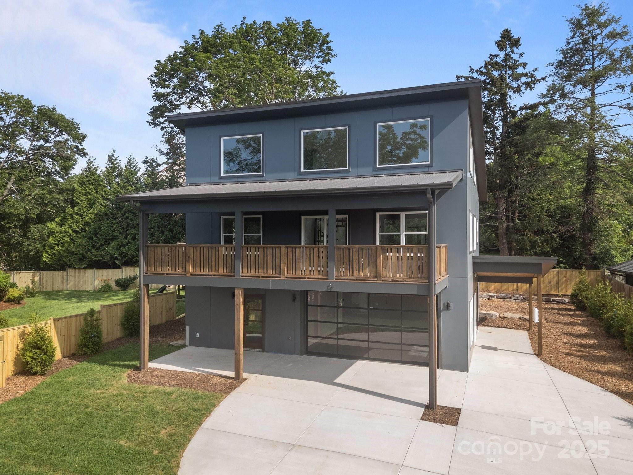 34 Woodrow Avenue Property Photo 1