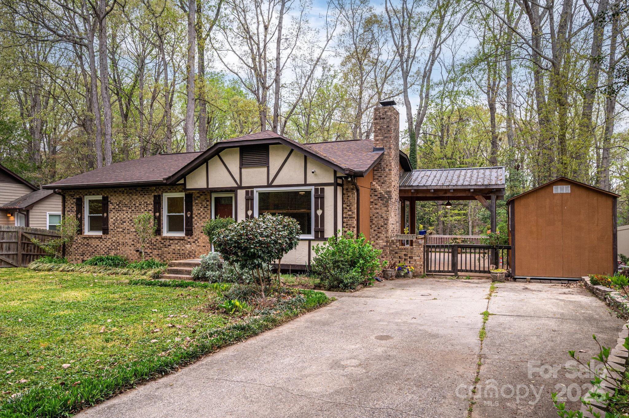 313 E Church Street Property Photo