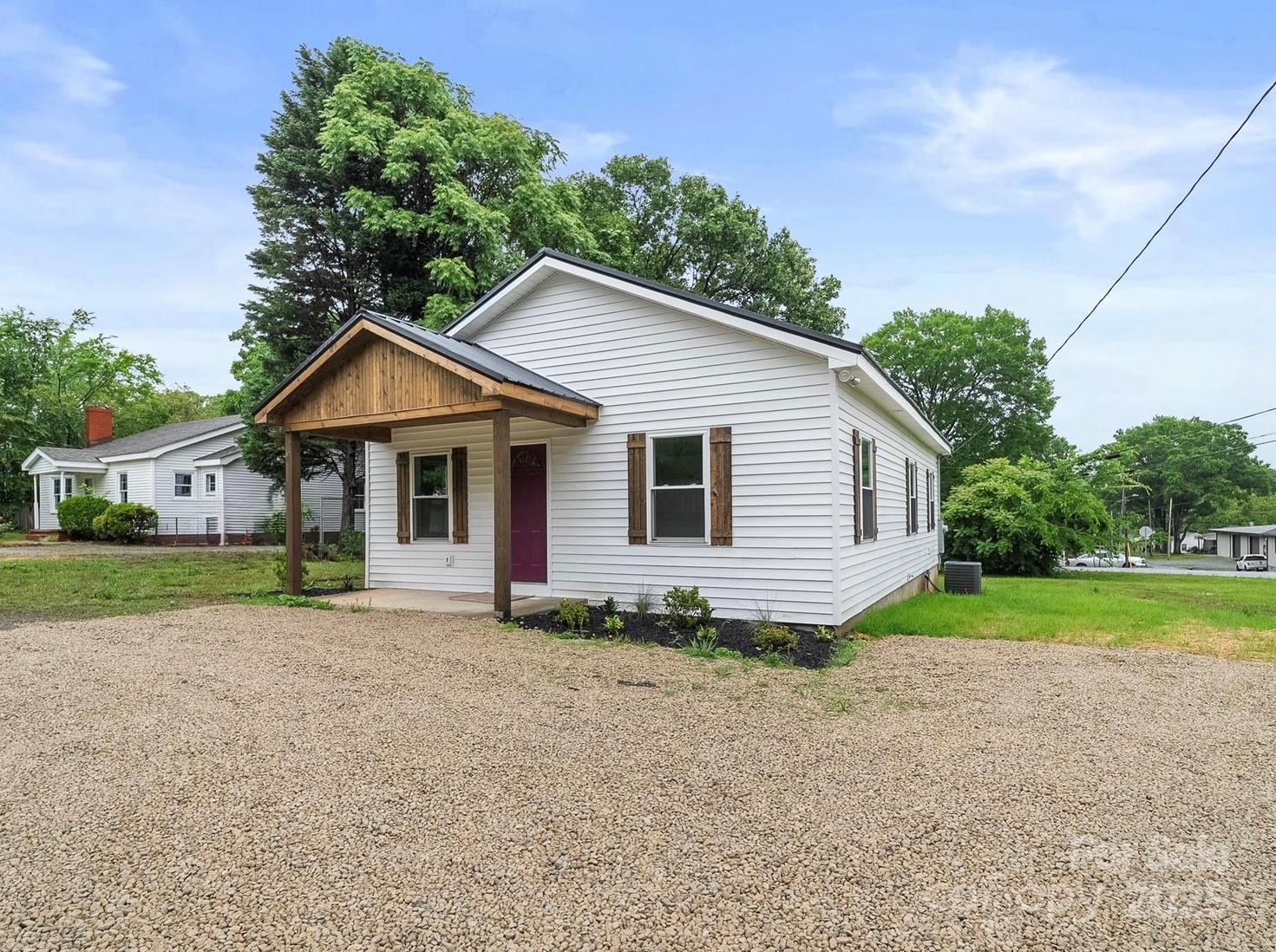 1067 Old Charlotte Road Property Photo 1