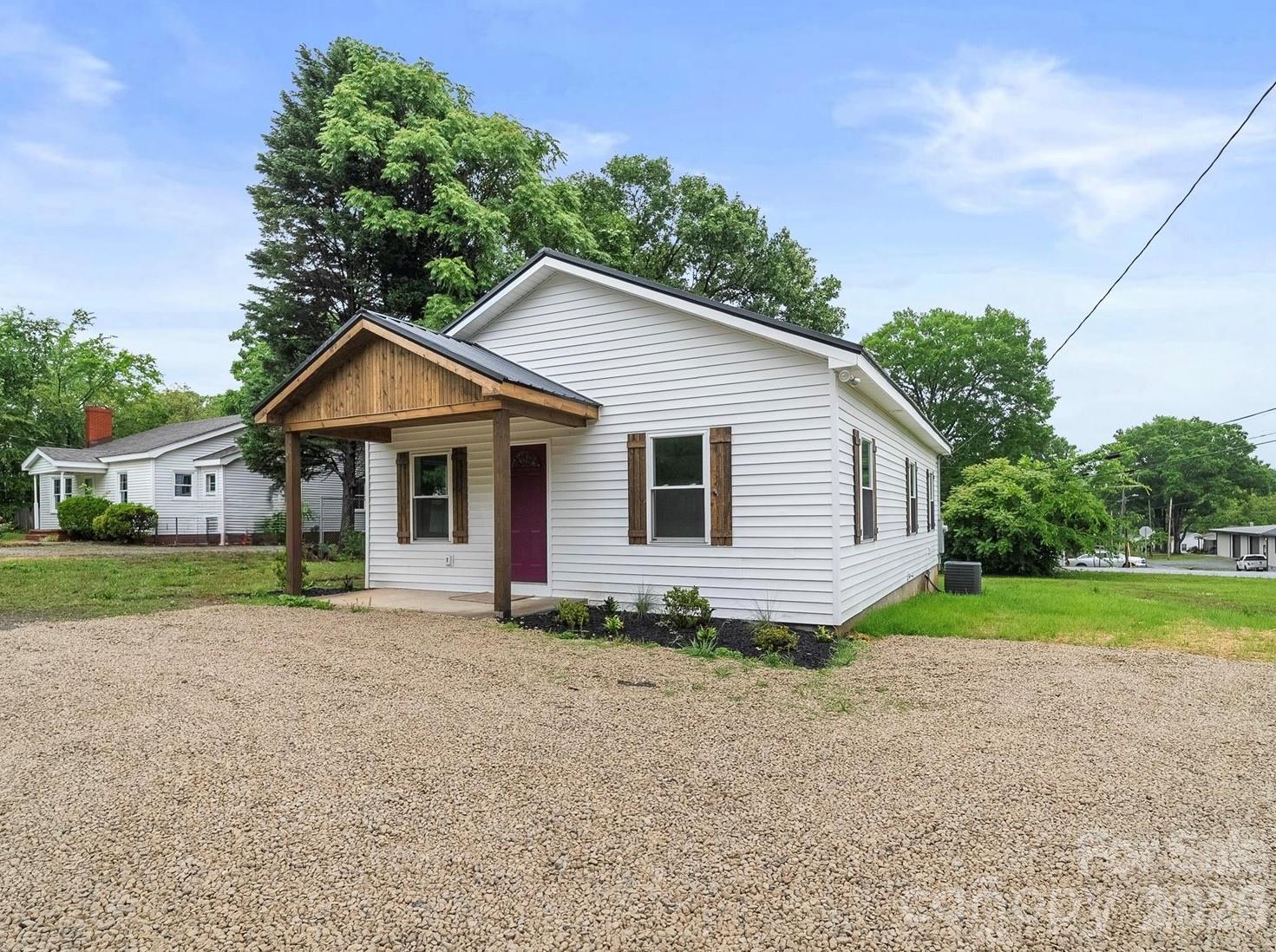 1067 Old Charlotte Road Property Photo 2