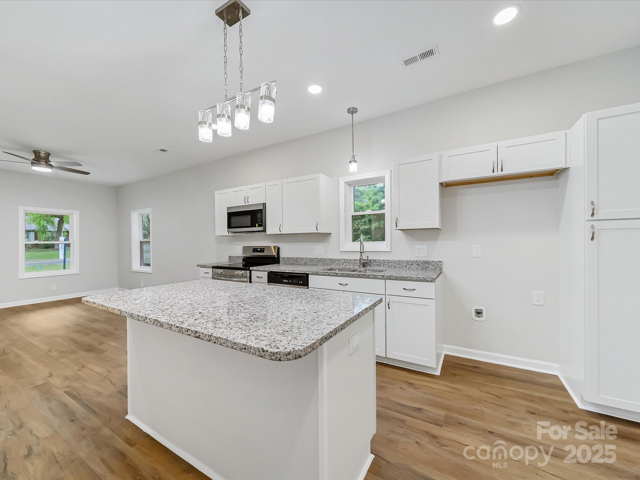 1067 Old Charlotte Road Property Photo 4