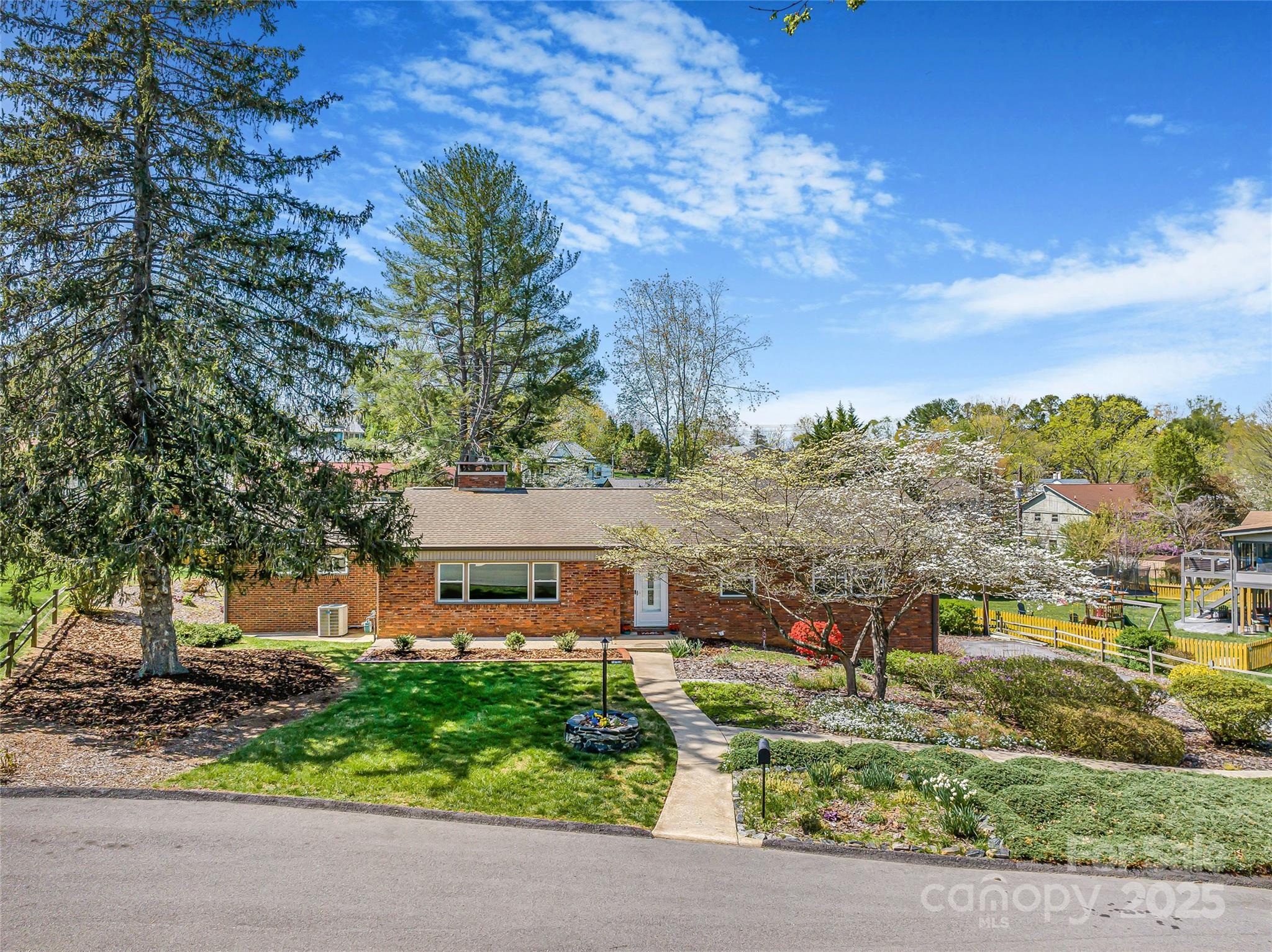 15 Ginell Circle Property Photo