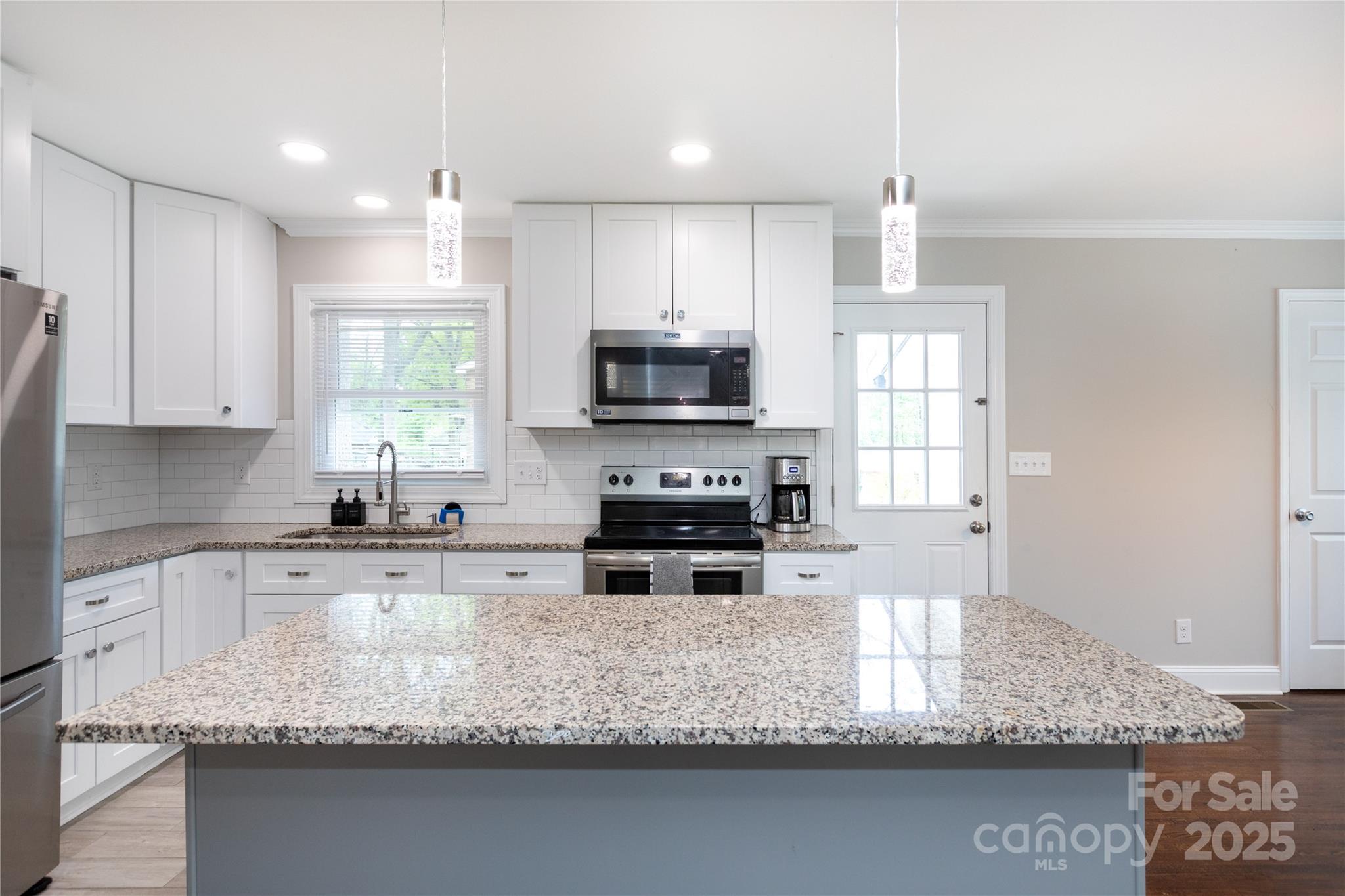 2408 Dora Drive Property Photo