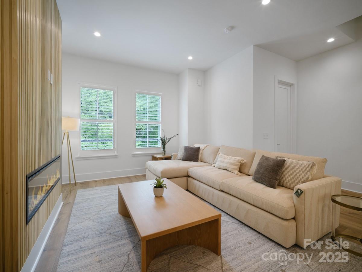 2516 Park Rose Lane 15 Property Photo 19