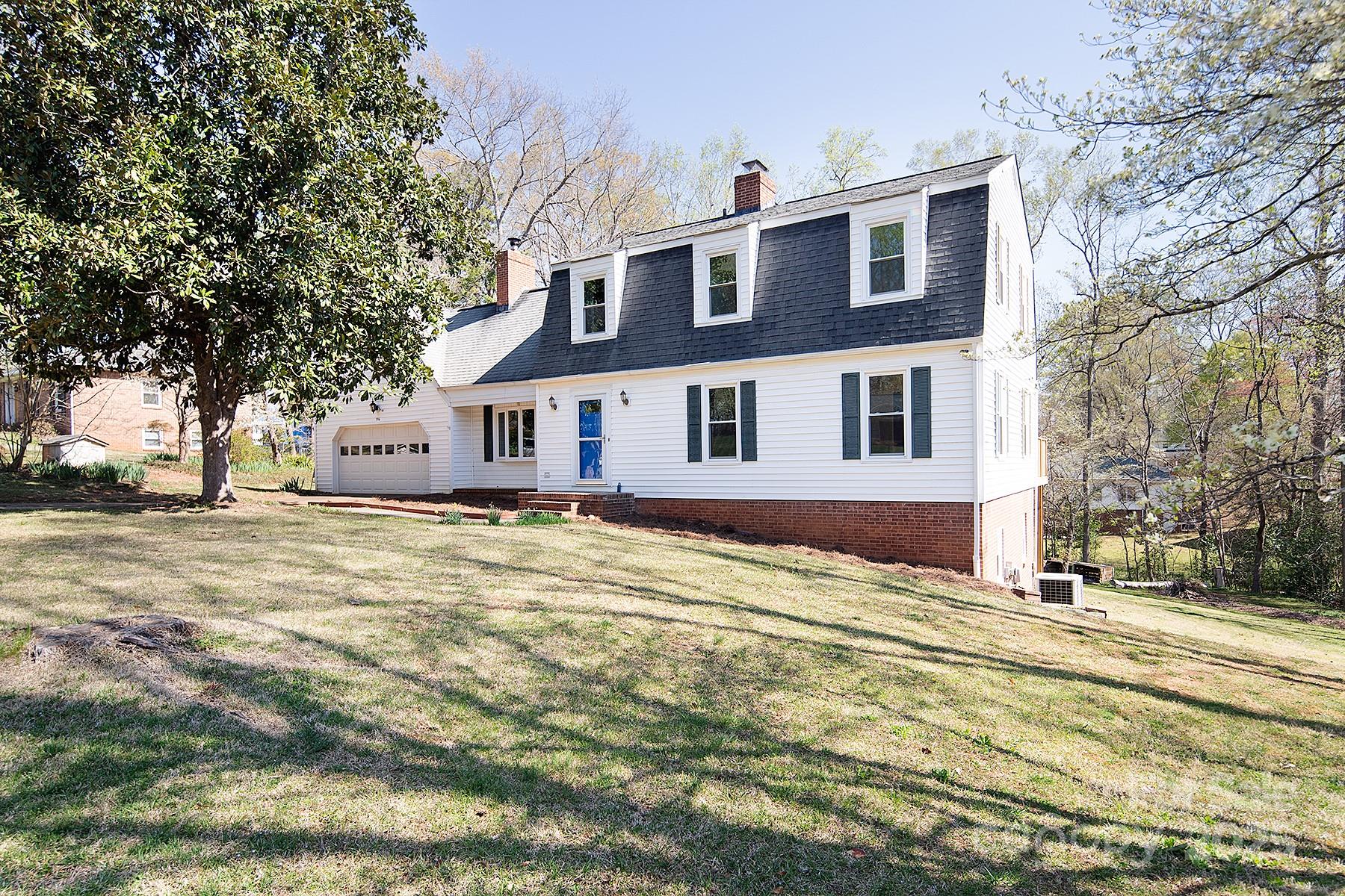 916 Rollingwood Drive Property Photo