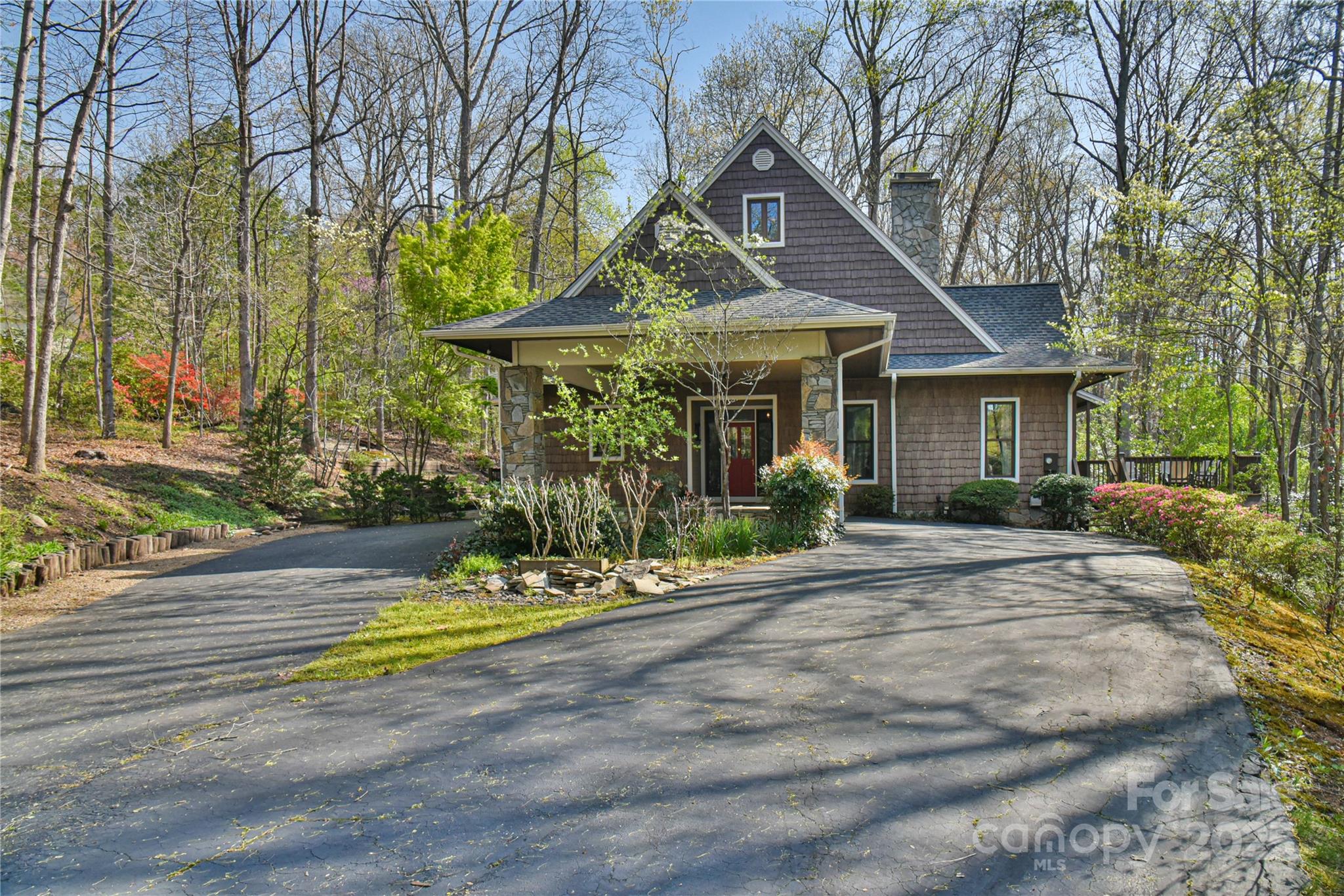 306 View Street Property Photo