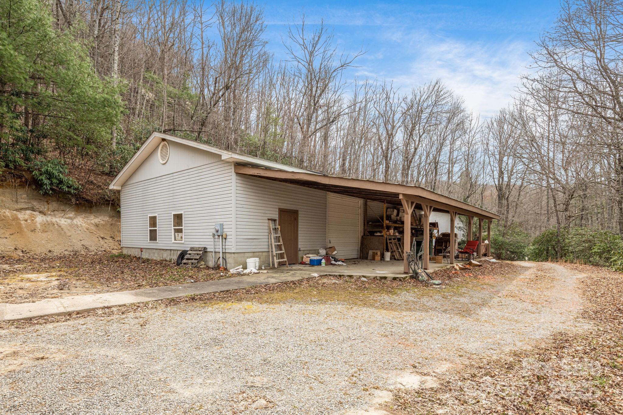 5389 Cascade Lake Road Property Photo