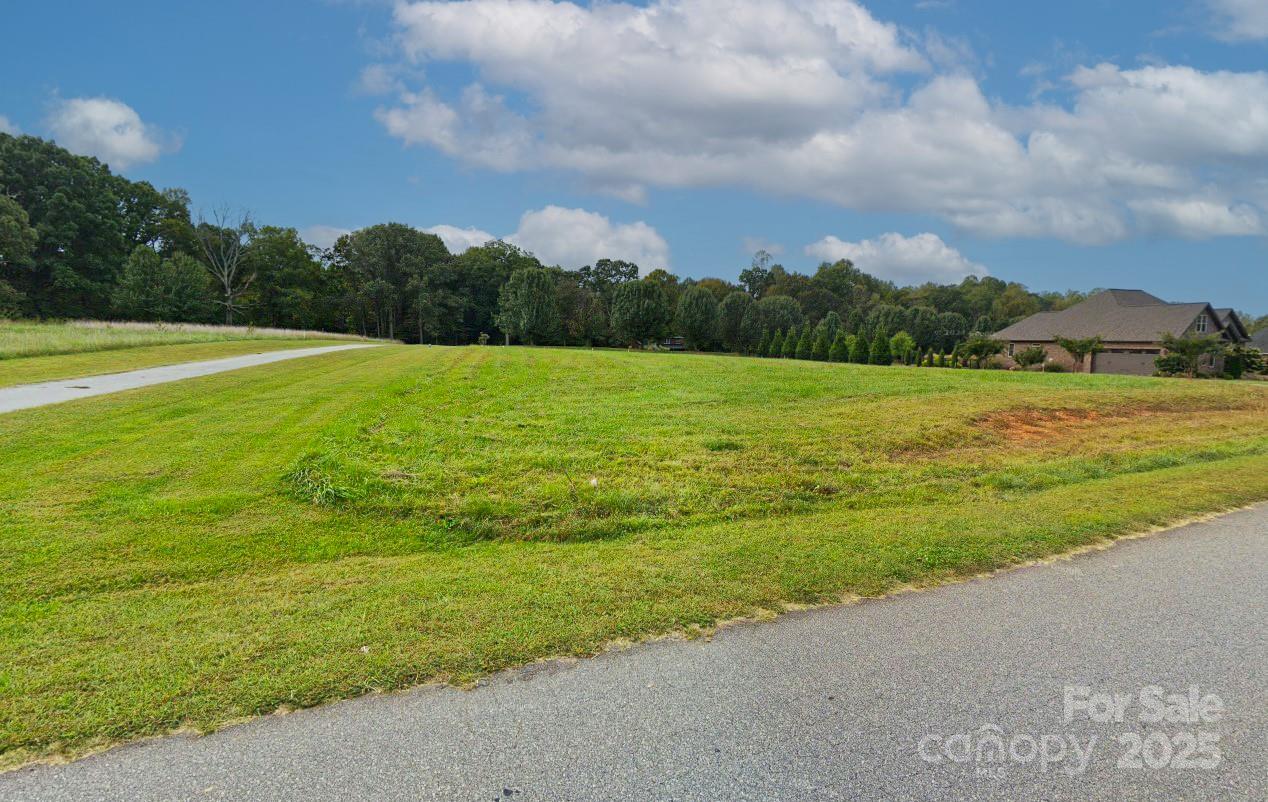 135 Carters Farm Drive Property Photo 2