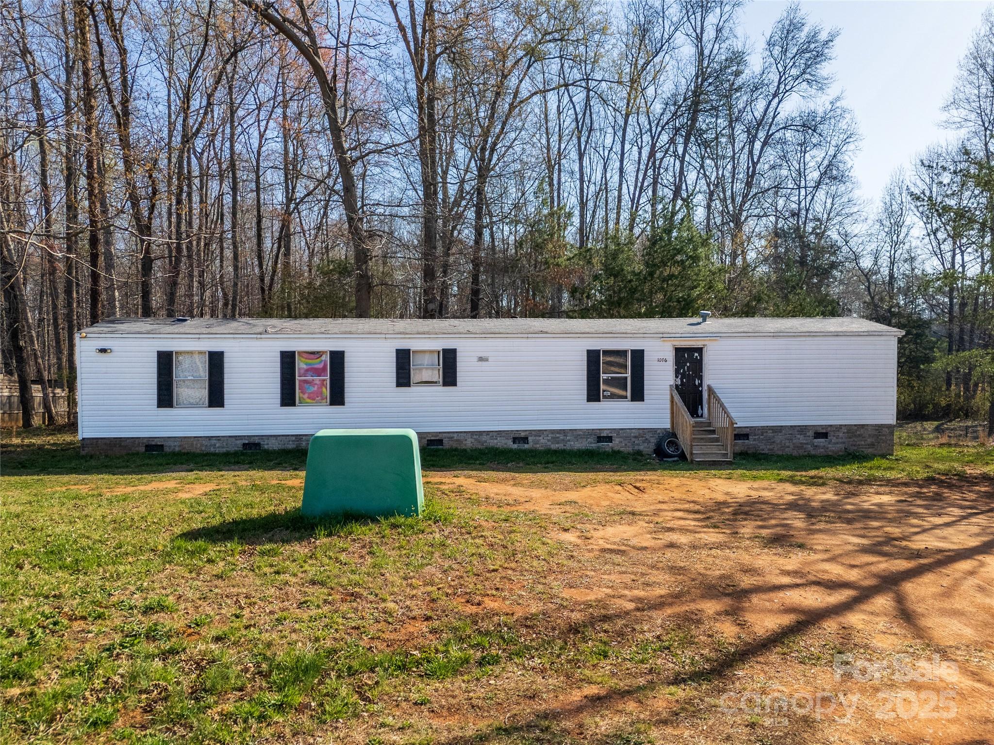 1076 Percy Lane Property Photo