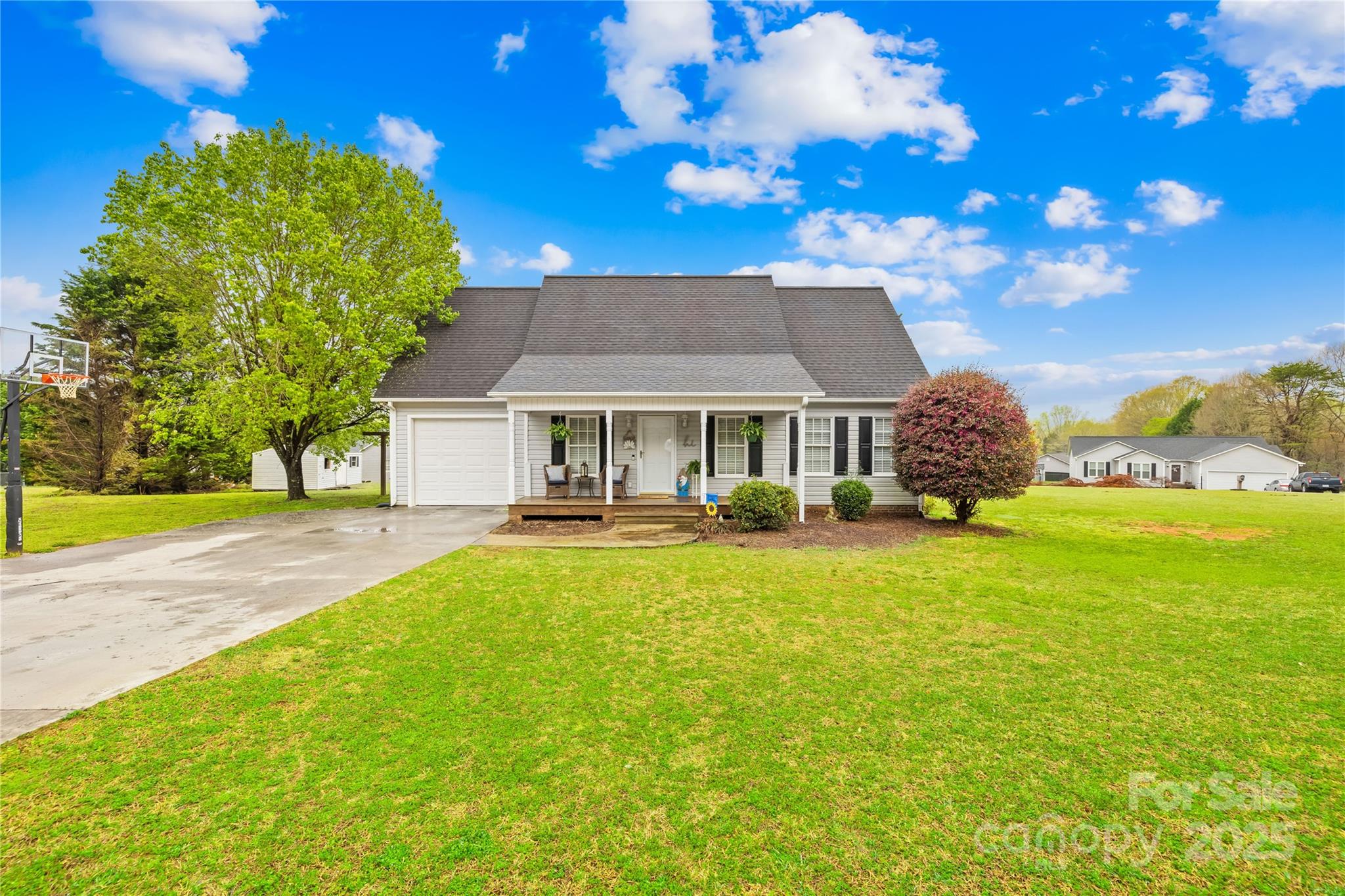 159 Dakota Street Property Photo