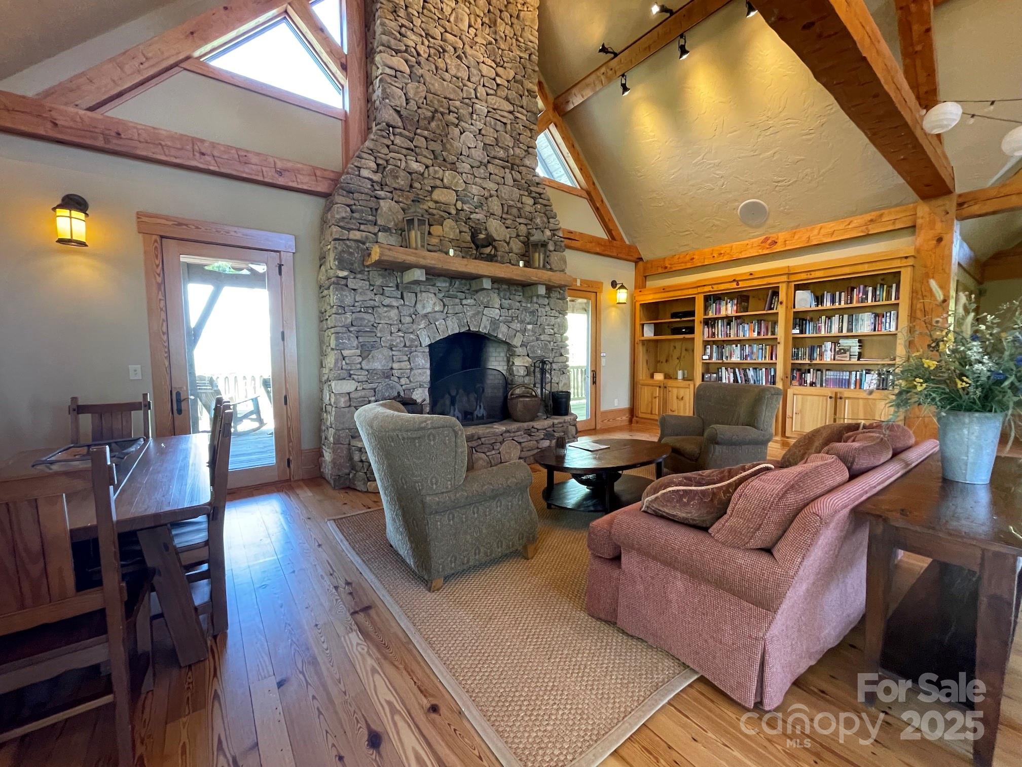 201 Ironwood Lane T-100 Property Photo 10