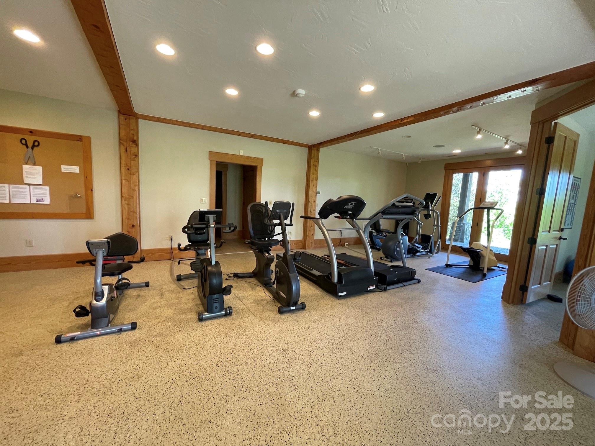 201 Ironwood Lane T-100 Property Photo 12