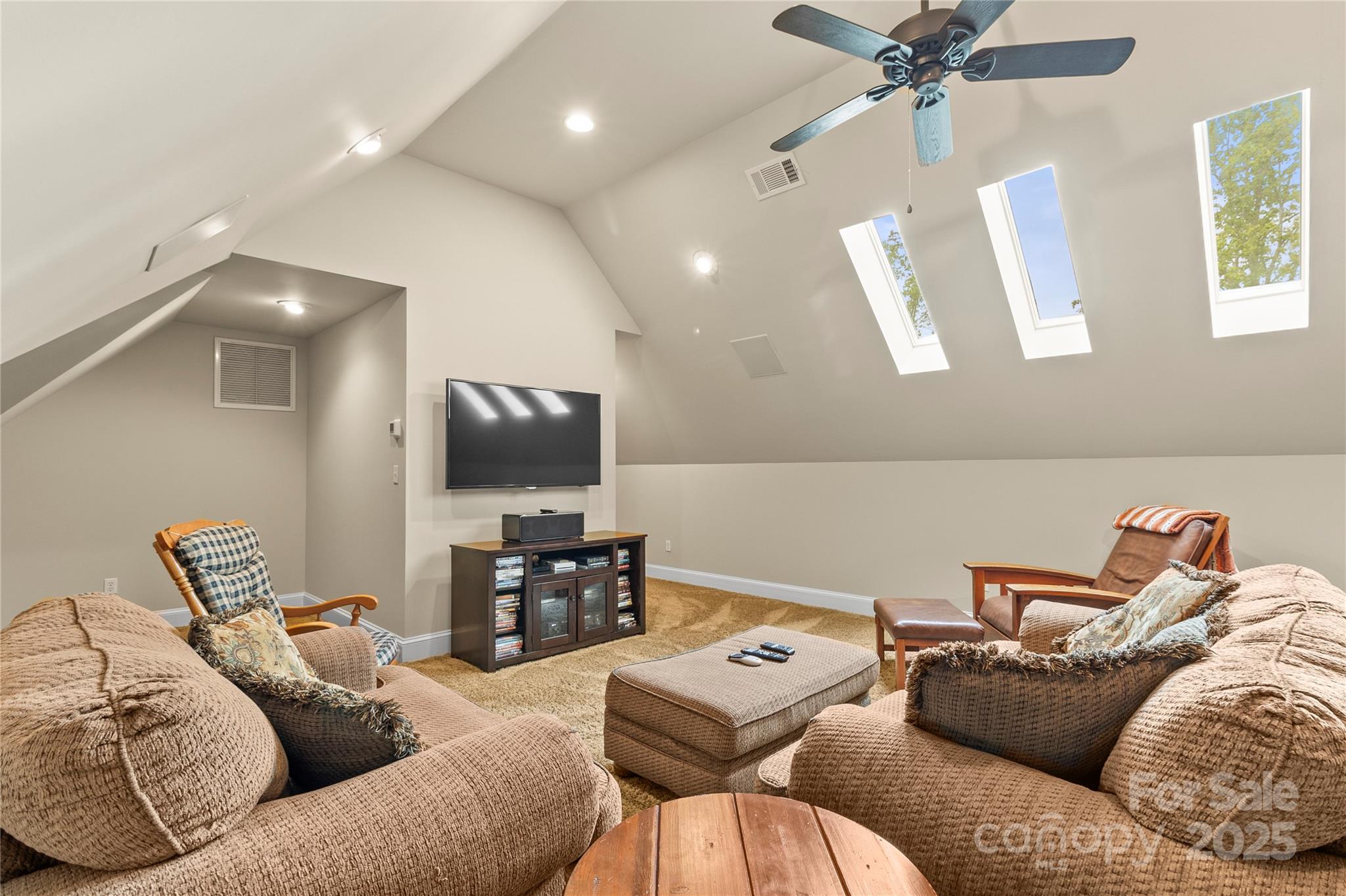 19040 Mary Ardrey Circle Property Photo 37