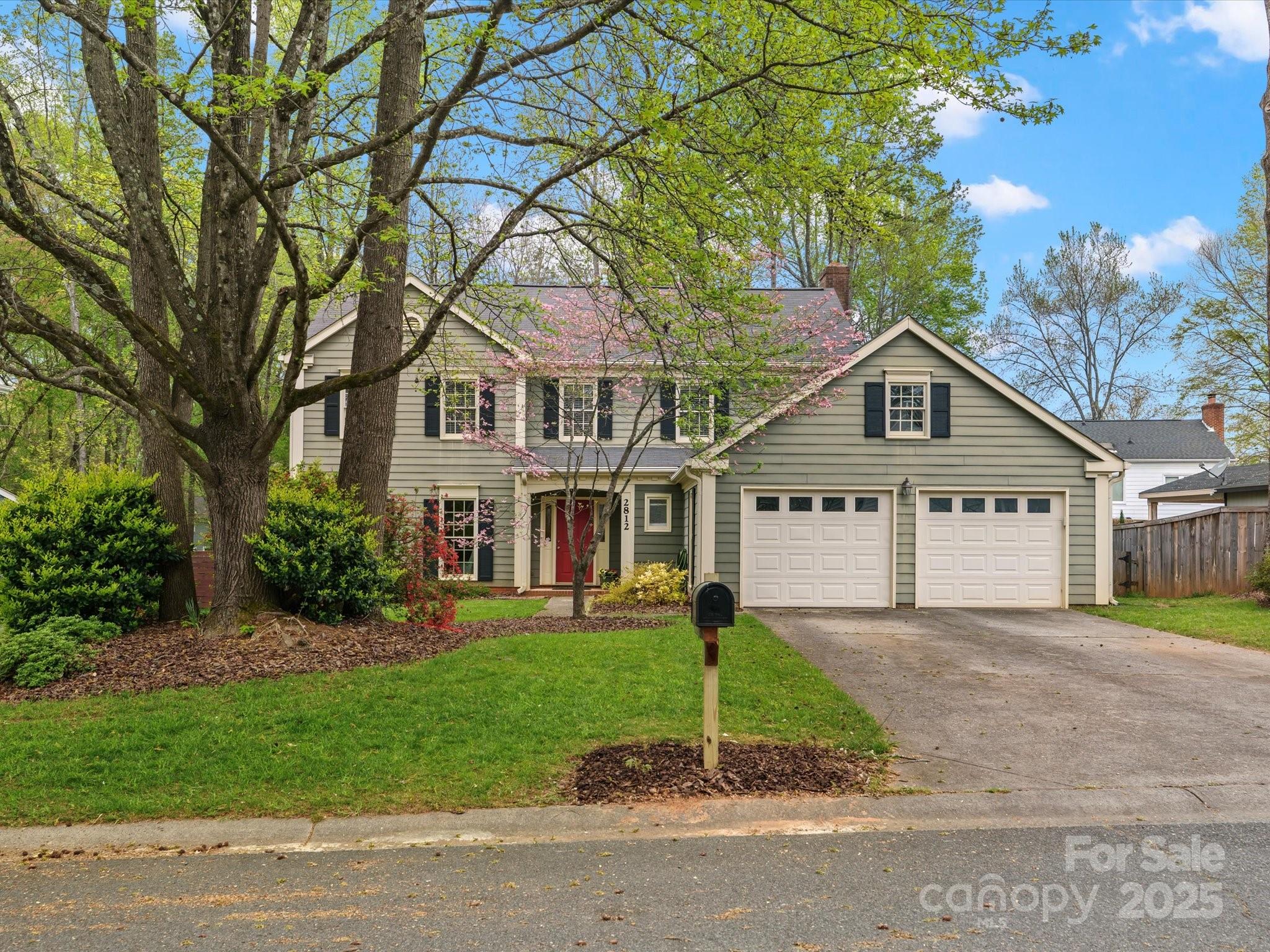 2812 Edgebrook Circle Property Photo