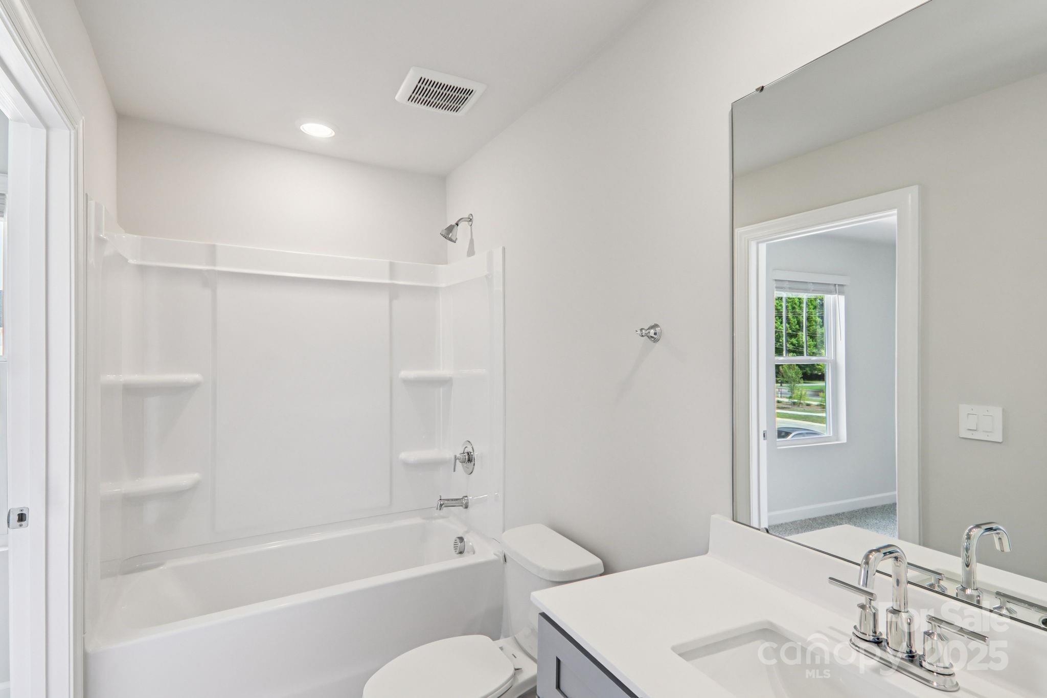 1725 Braemar Village Drive Property Photo 12