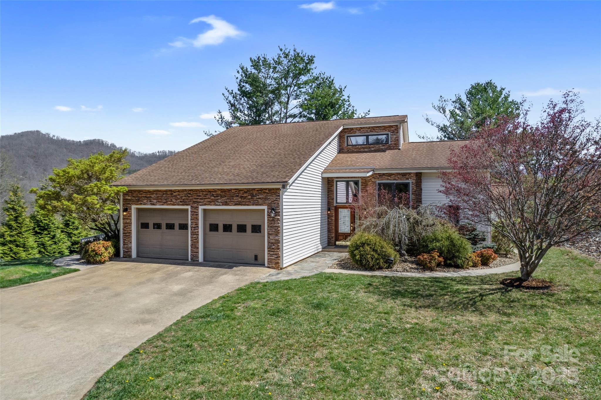 31 Bridle Path Drive Property Photo