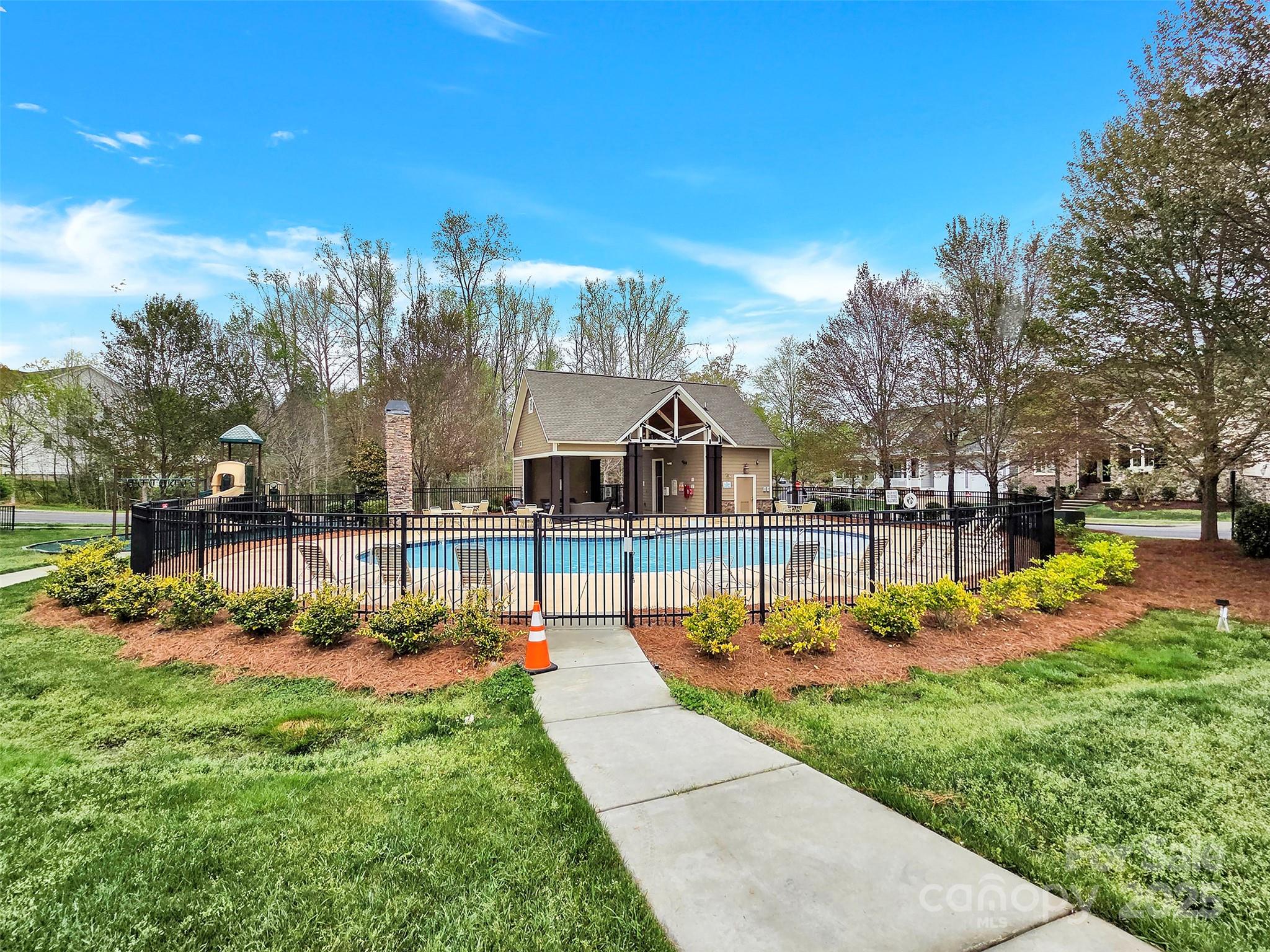 12424 Bradford Park Drive Property Photo 43