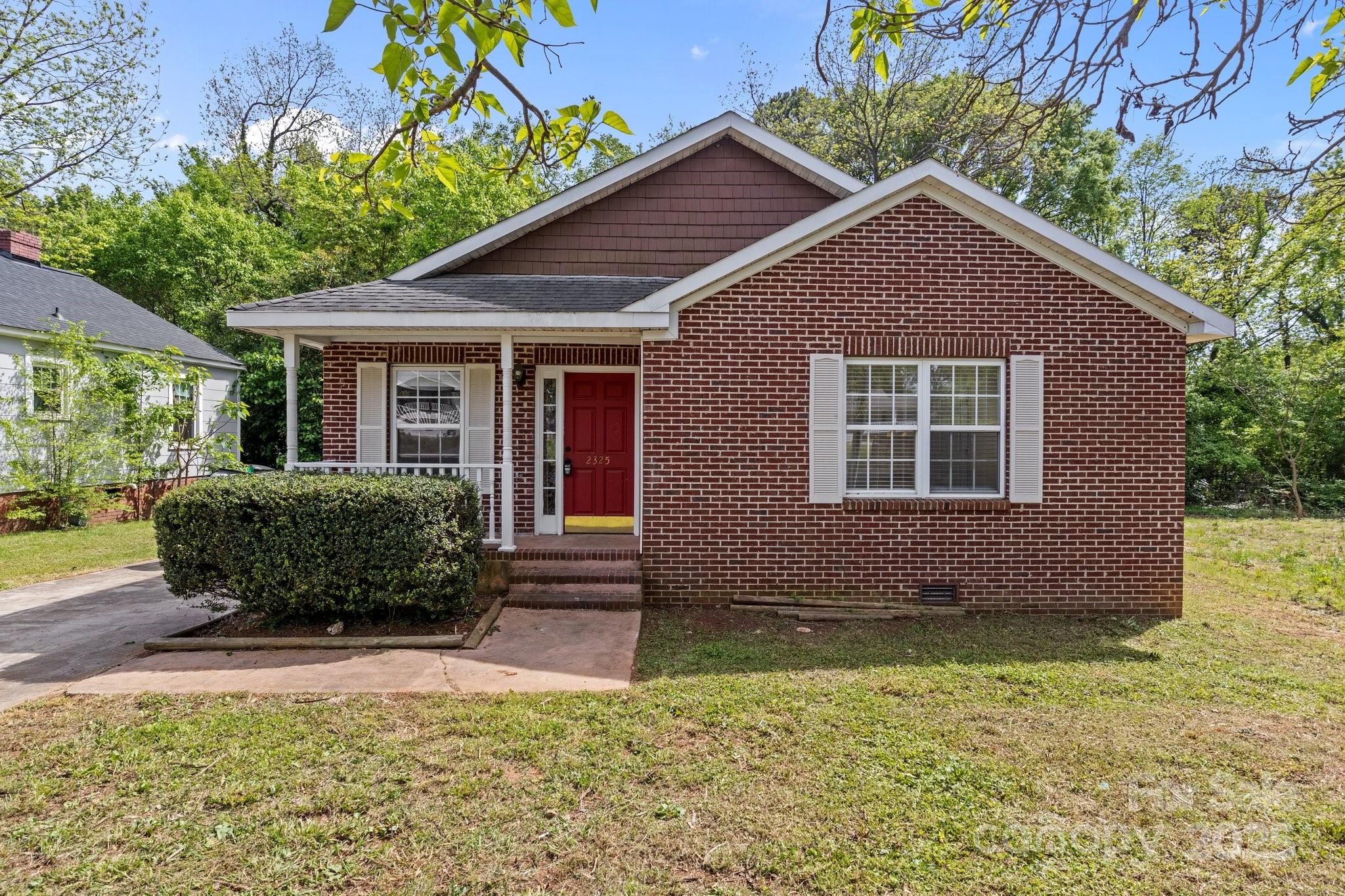 2325 Sanders Avenue Property Photo