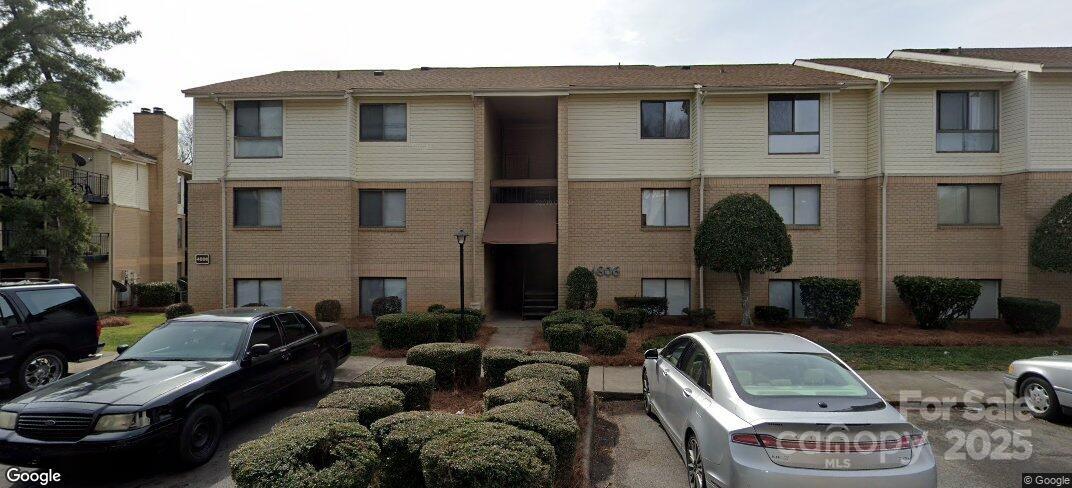 4806 Spring Lake Drive D Property Photo