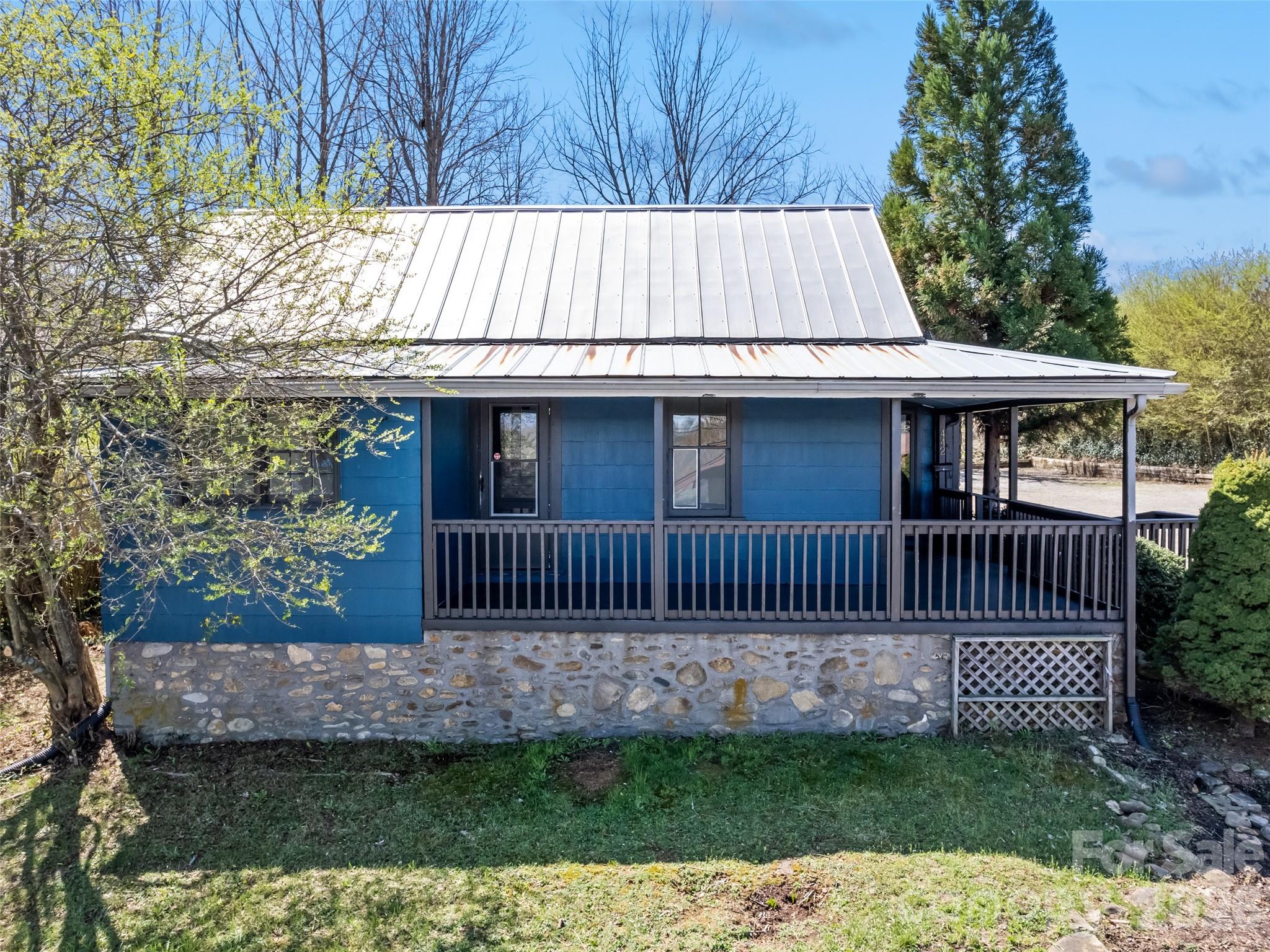 442 And 440 Walnut Street Property Photo 2