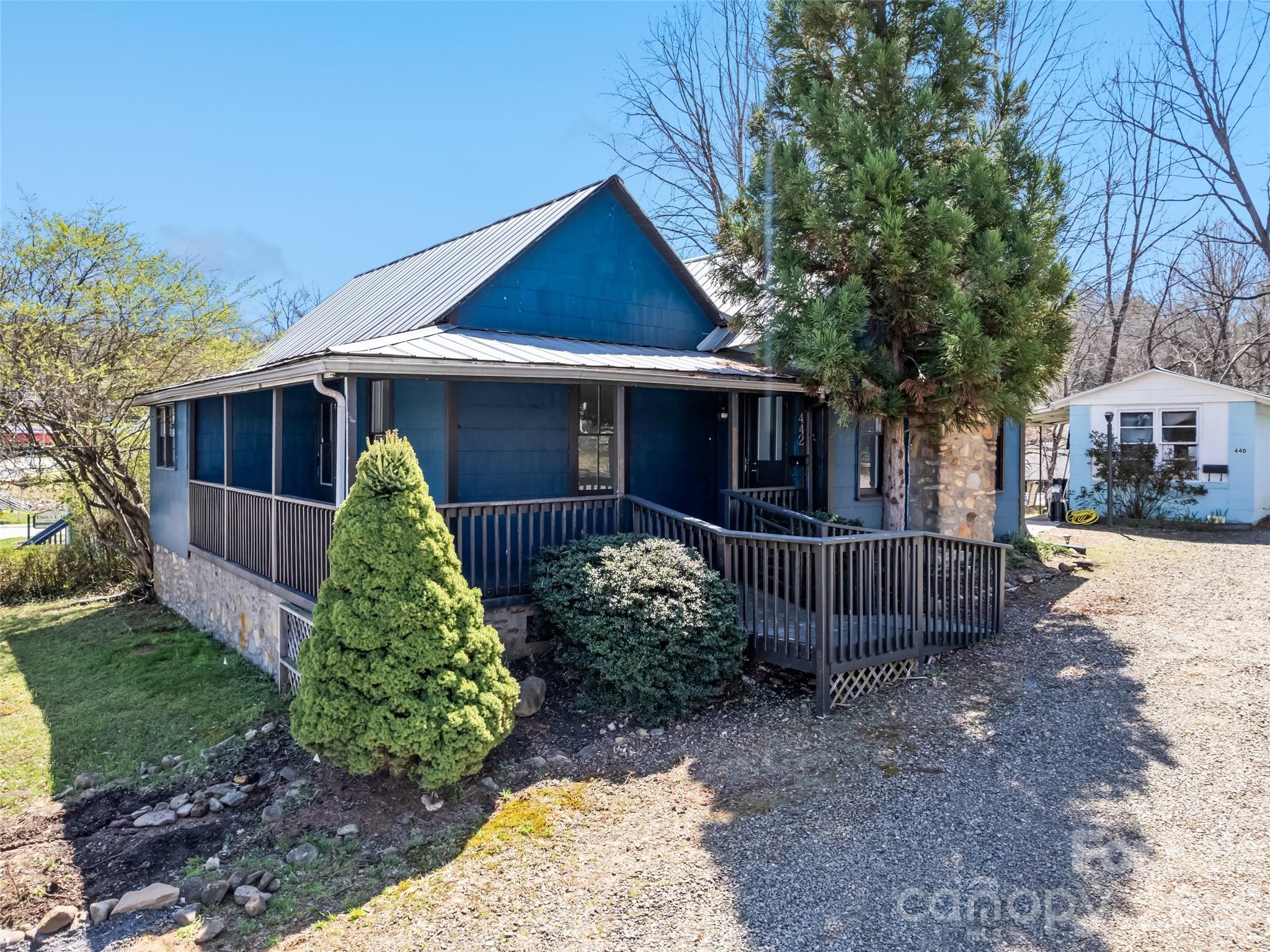 442 And 440 Walnut Street Property Photo 3