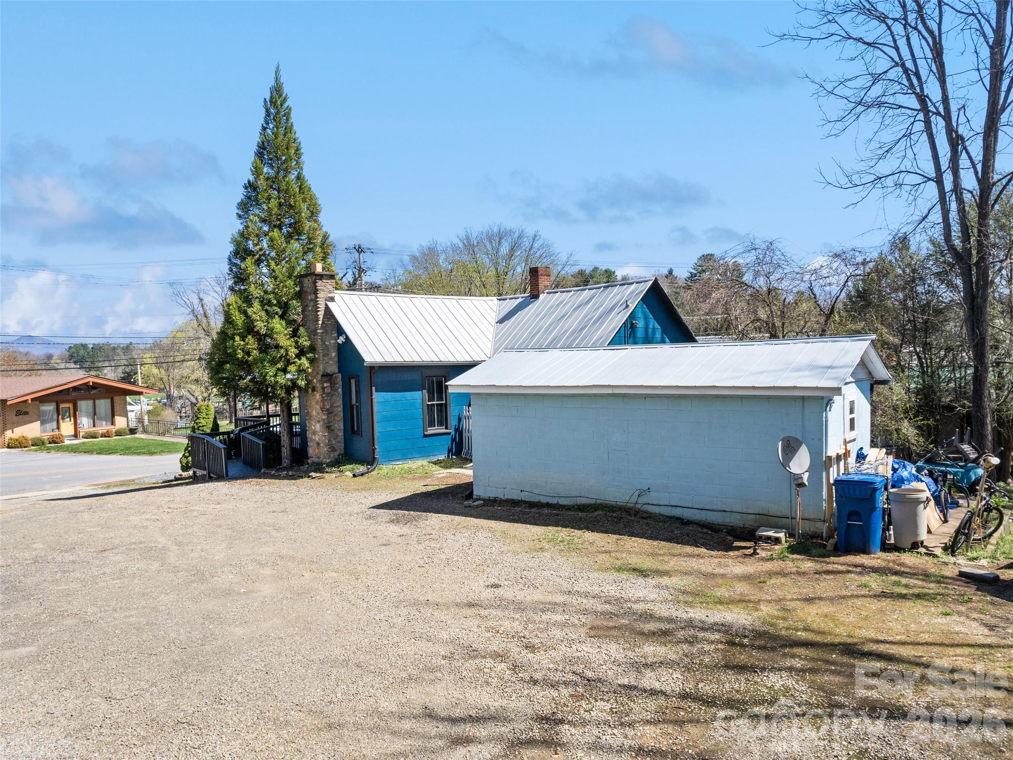 442 And 440 Walnut Street Property Photo 4