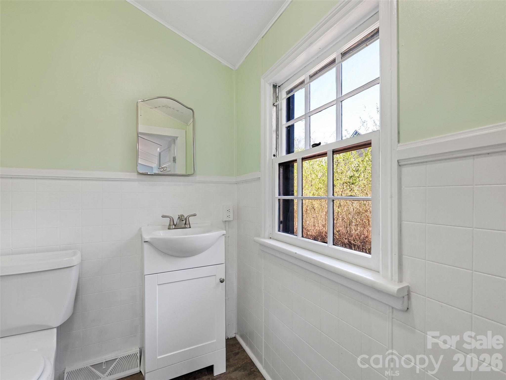 442 And 440 Walnut Street Property Photo 20