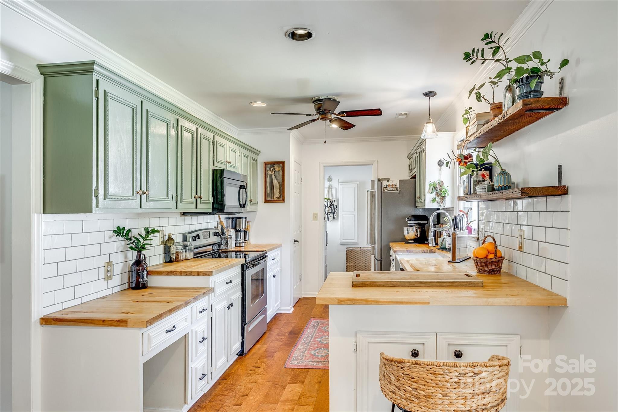 2175 Highwood Road Property Photo