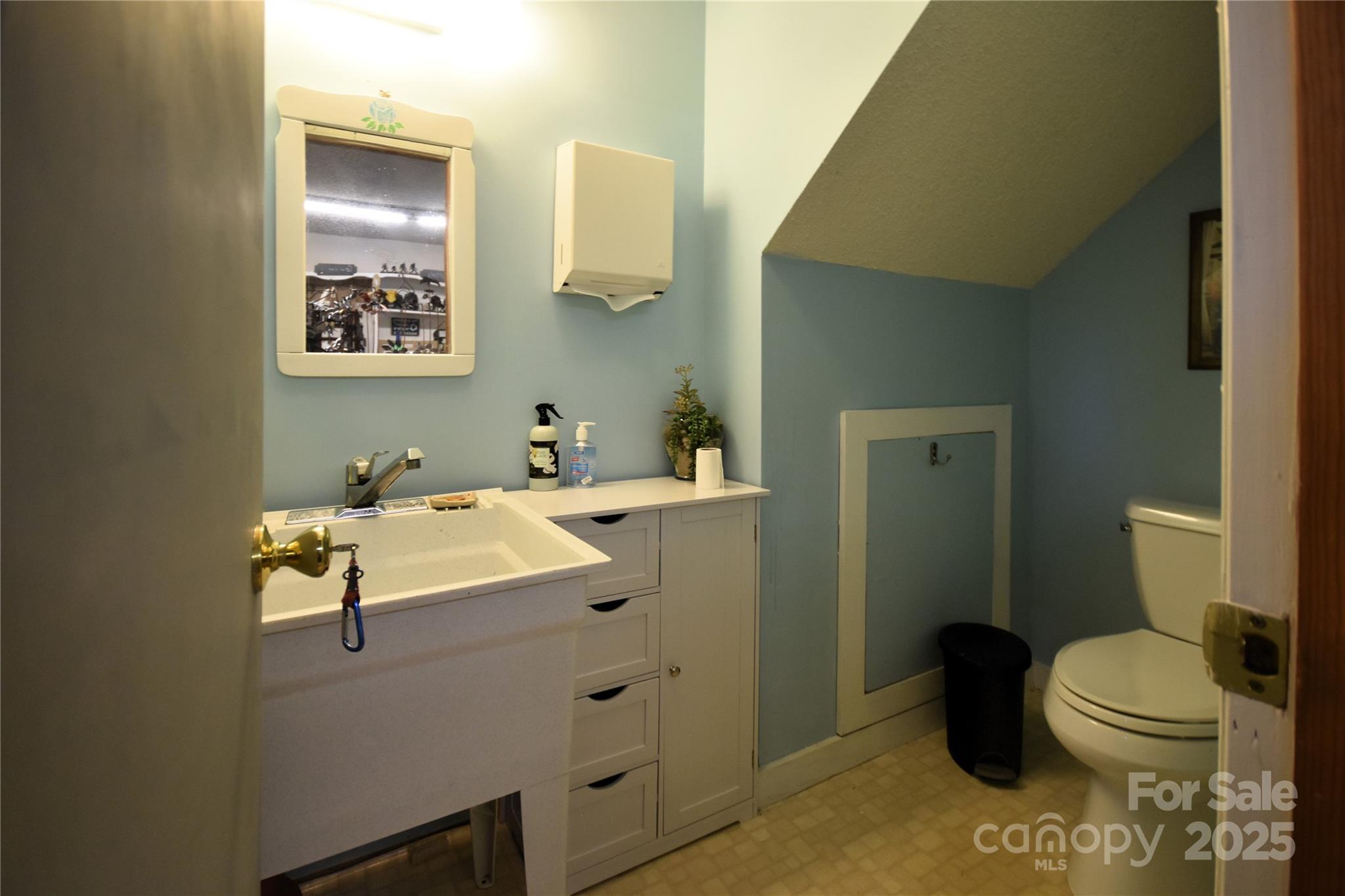3451 Soco Road Property Photo 9