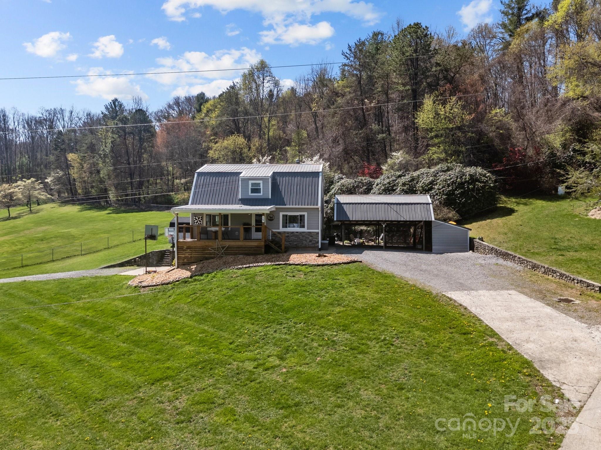 15 Ravenwood Ridge Property Photo 2