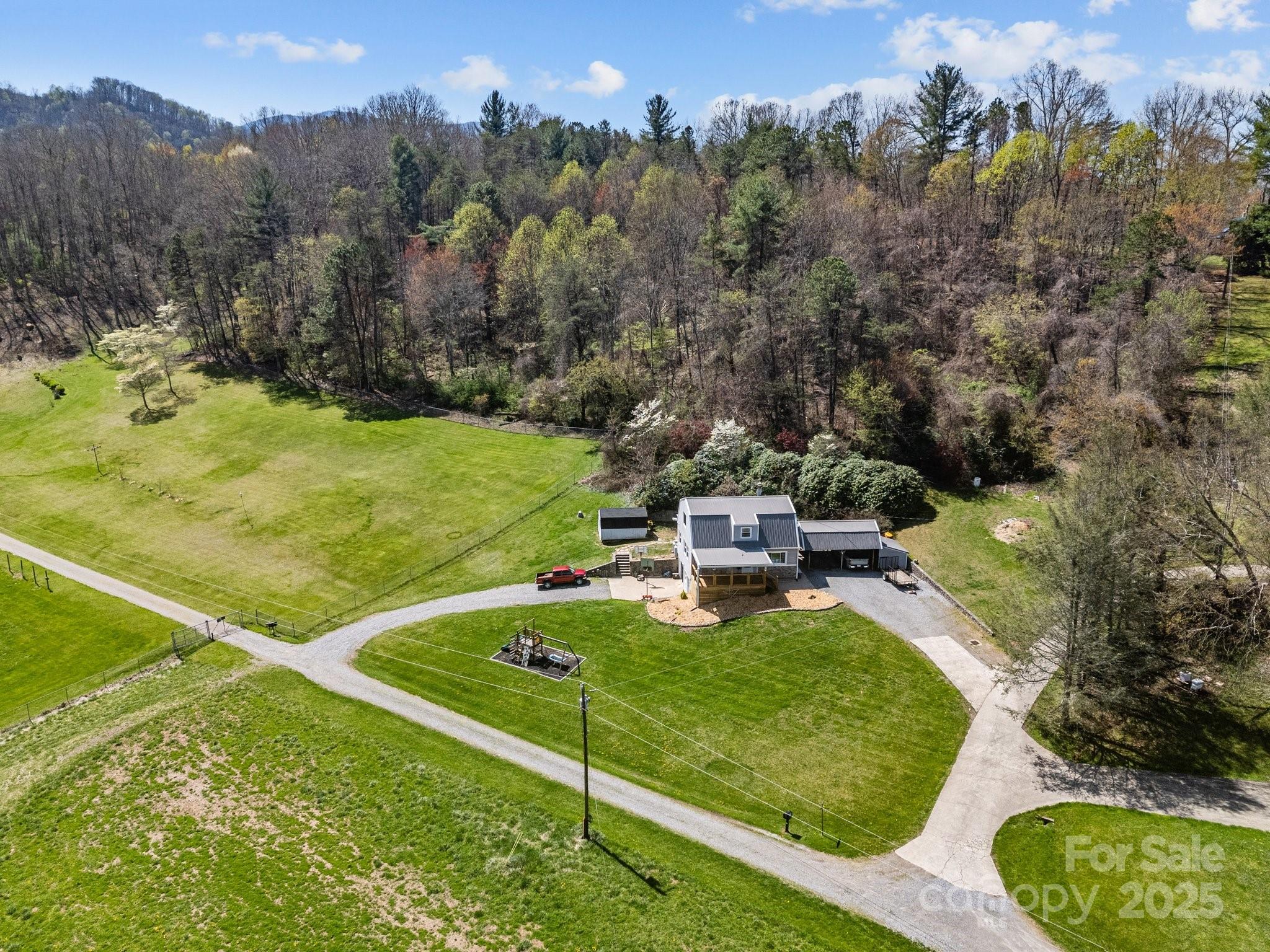 15 Ravenwood Ridge Property Photo 4