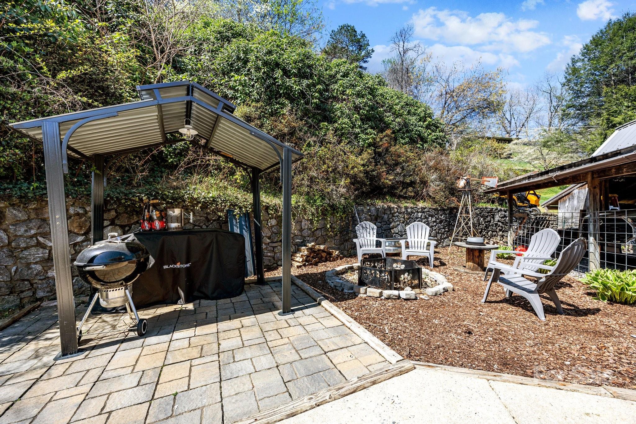 15 Ravenwood Ridge Property Photo 7