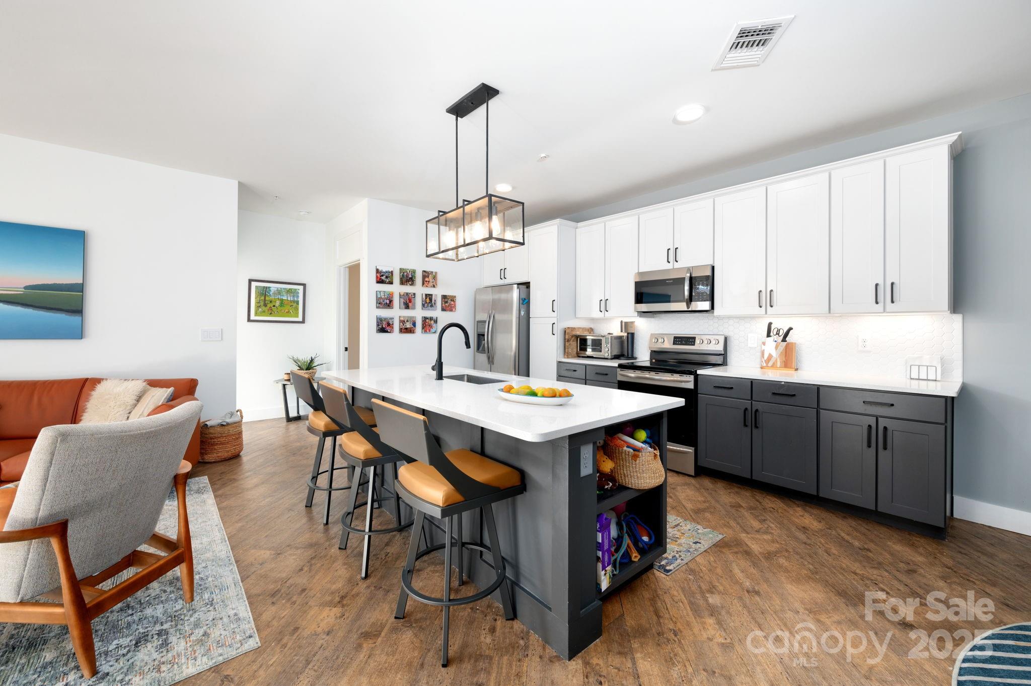 55 S Market Street 101 Property Photo 3