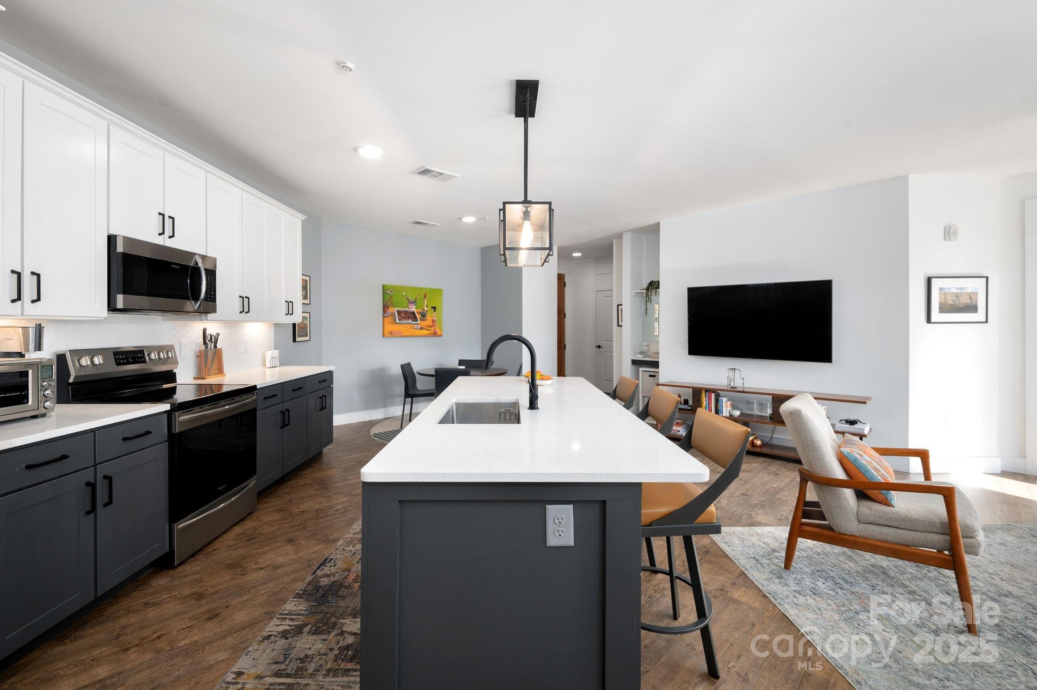 55 S Market Street 101 Property Photo 9