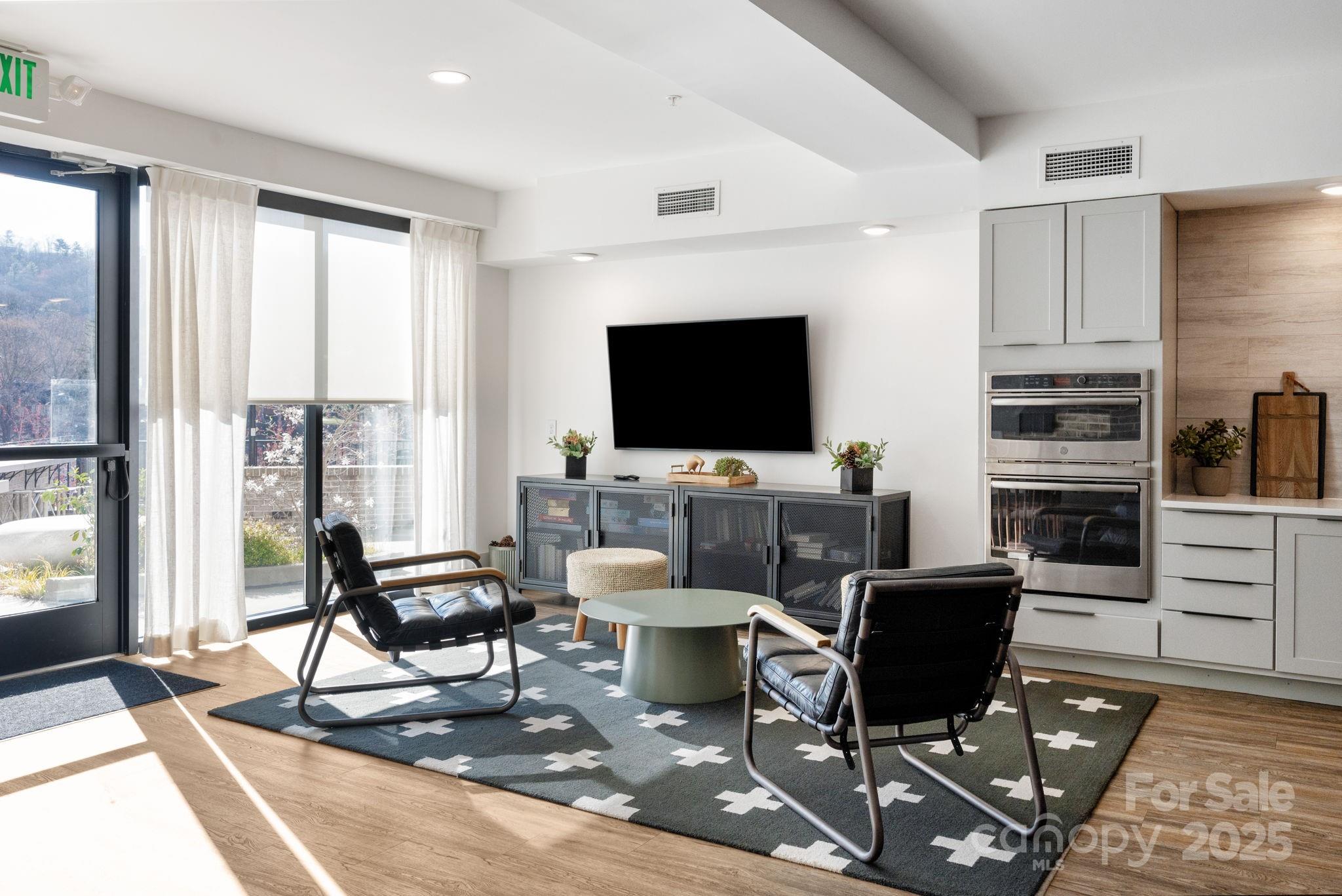 55 S Market Street 101 Property Photo 32