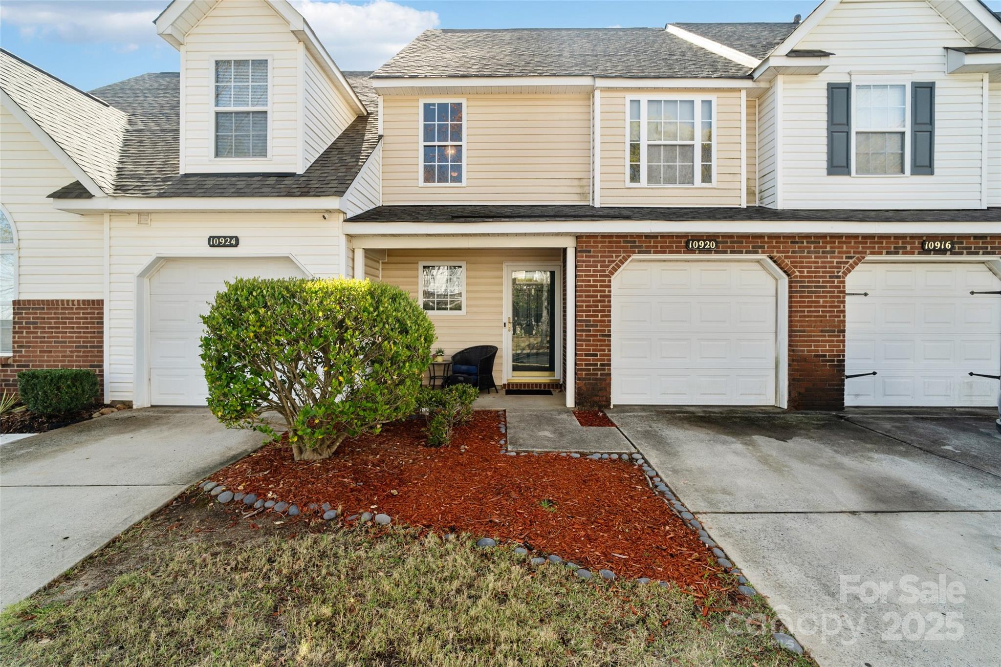 10920 Walking Path Lane Property Photo 1