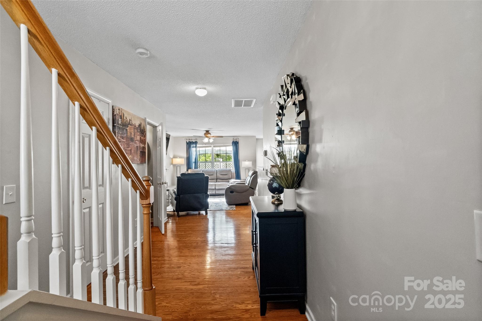 10920 Walking Path Lane Property Photo 2