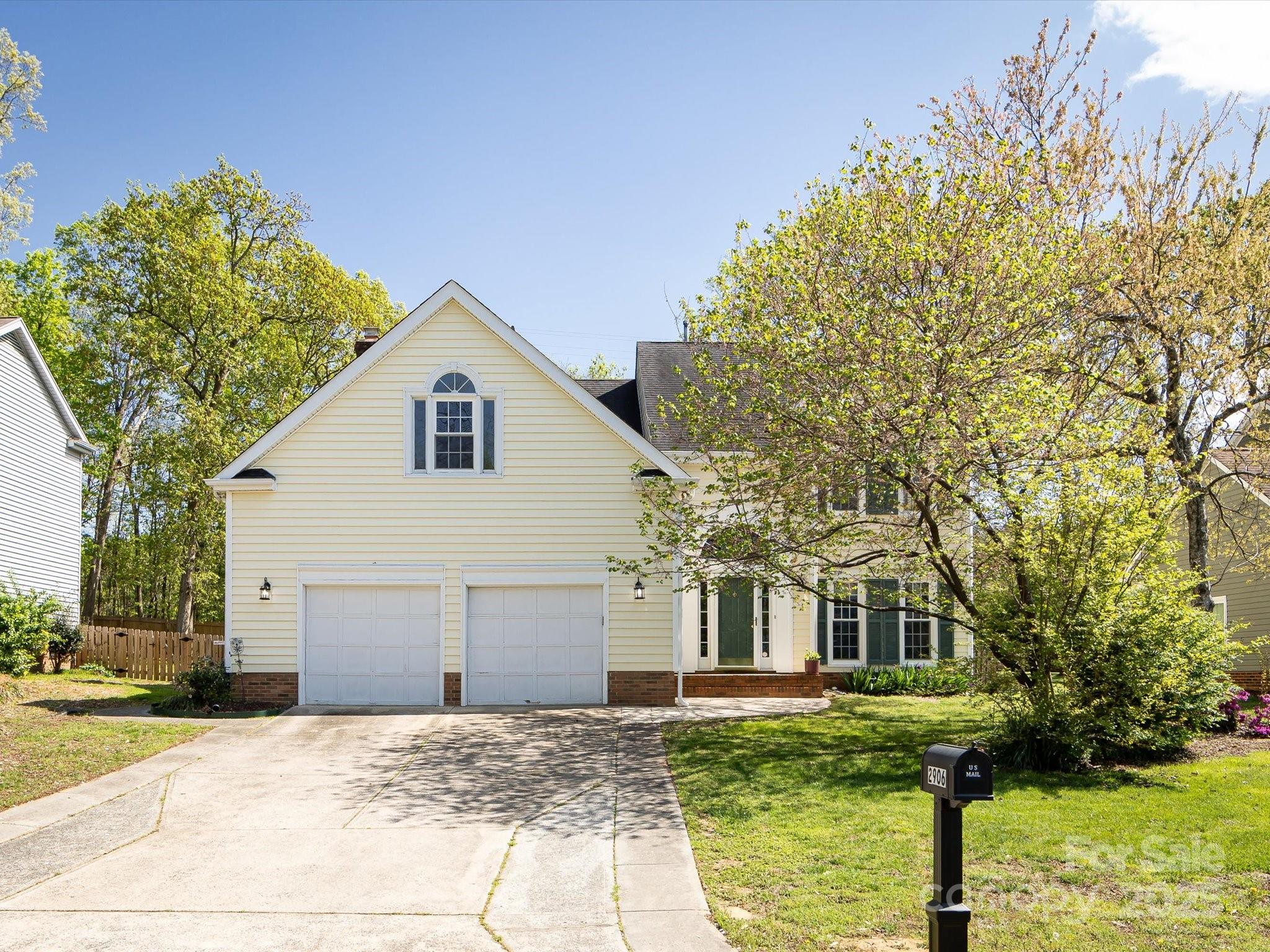 2906 Crescent Knoll Drive Property Photo