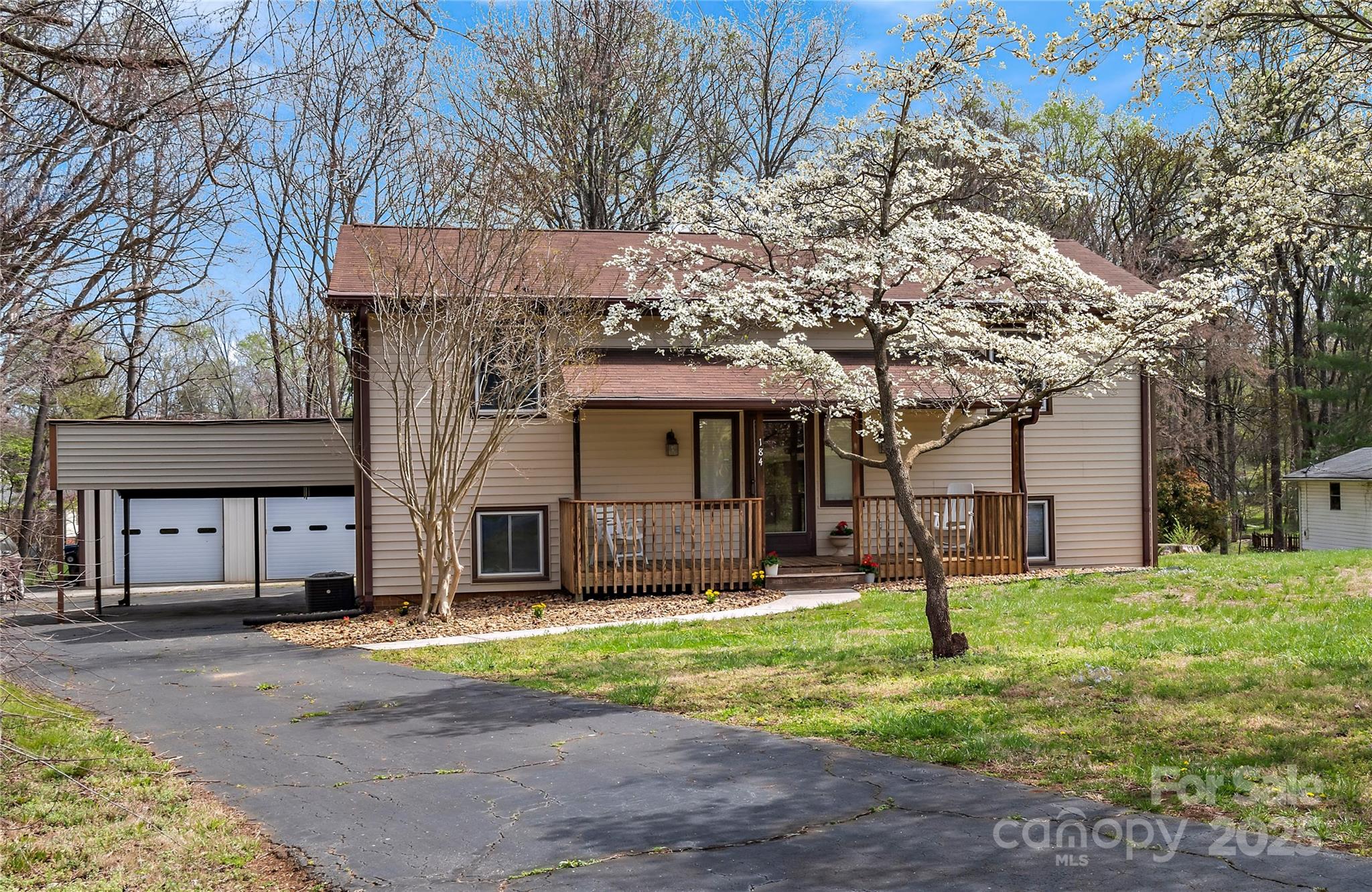 184 Hawthorne Road Property Photo