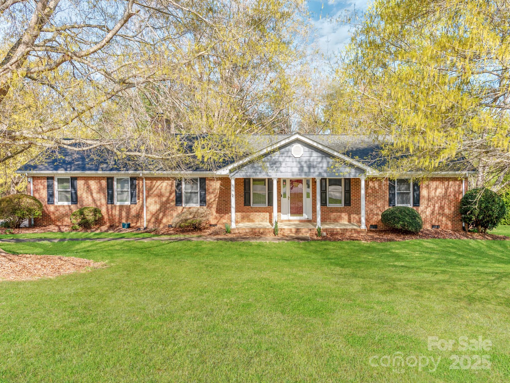 108 Glenview Drive Property Photo