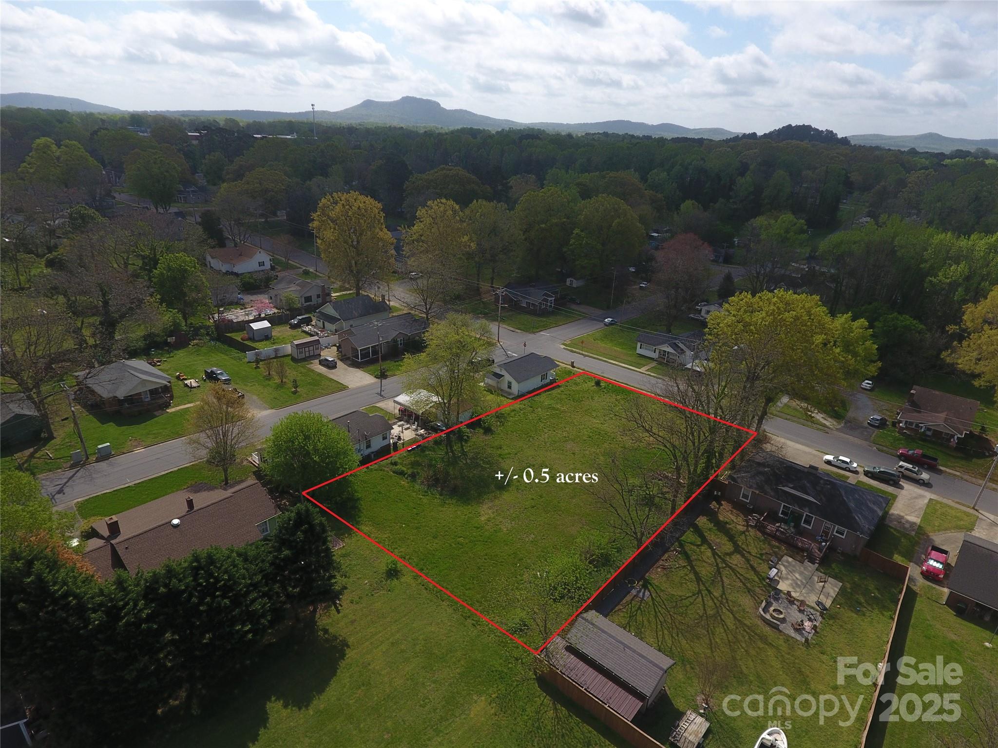 702 W Gold Street Property Photo