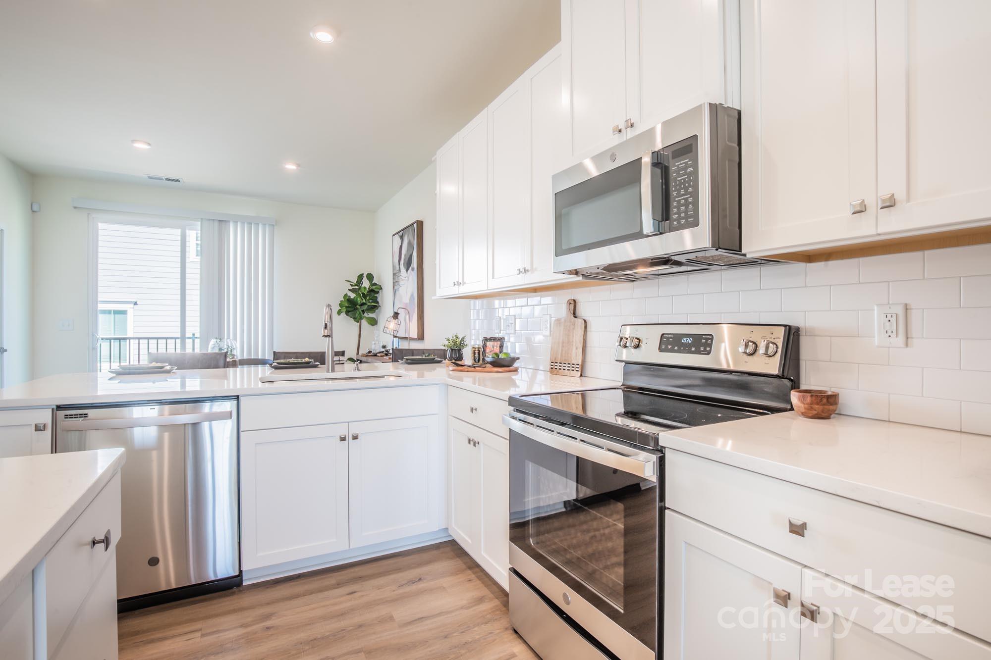 4954 Old Pineville Road Property Photo 4