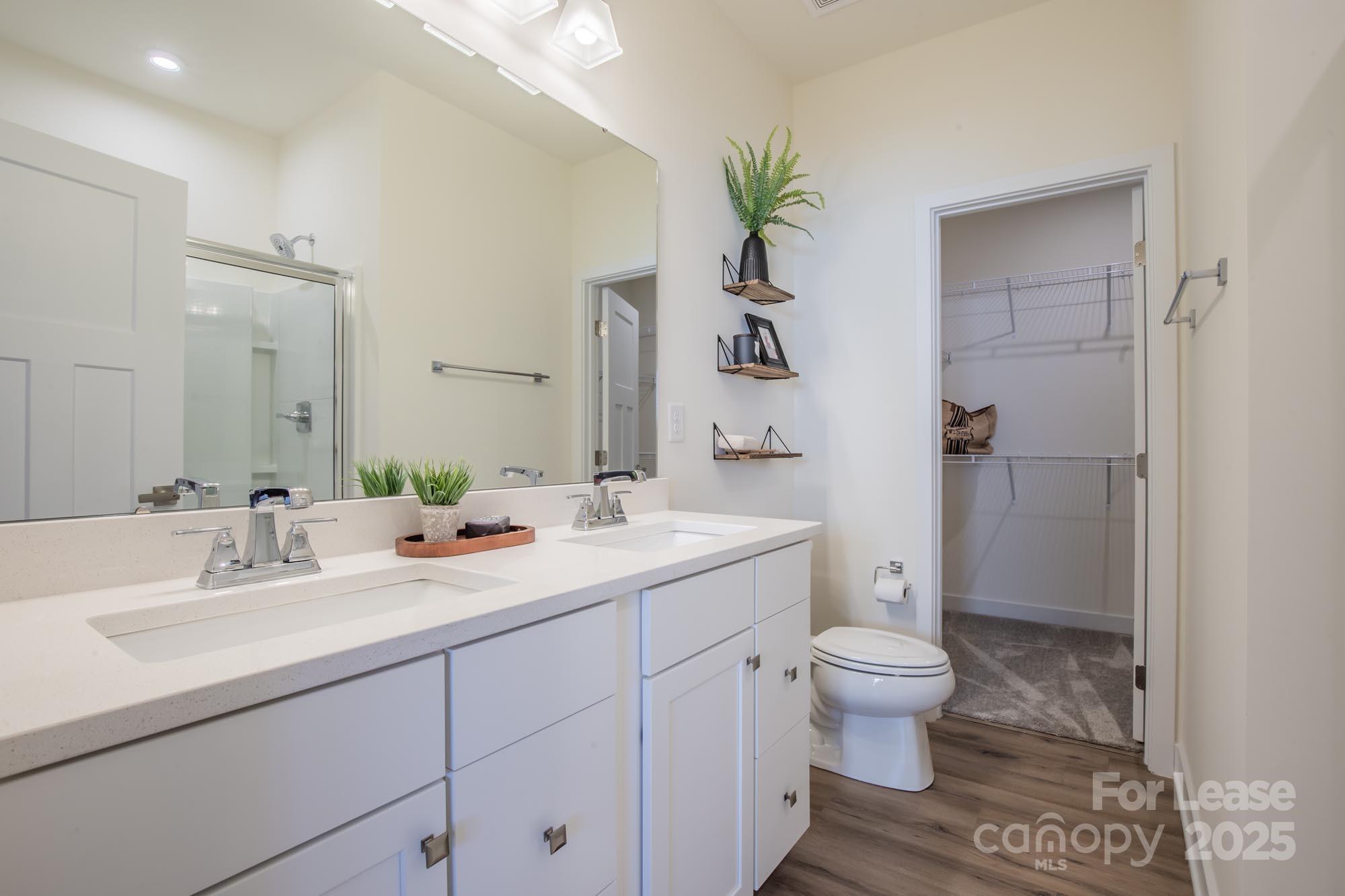 4954 Old Pineville Road Property Photo 9