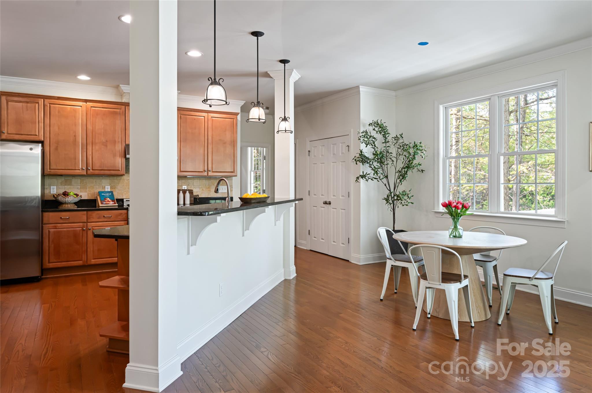 11 La Rue Court Property Photo 11