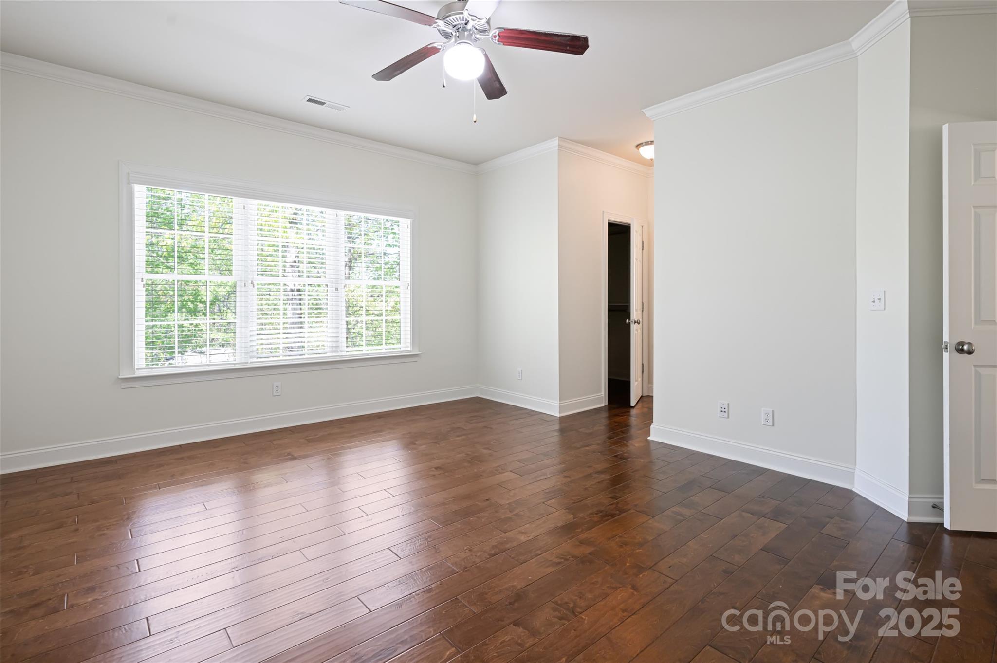 11 La Rue Court Property Photo 18