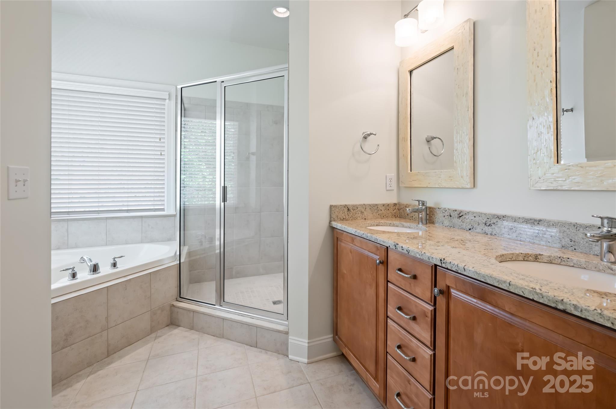 11 La Rue Court Property Photo 19